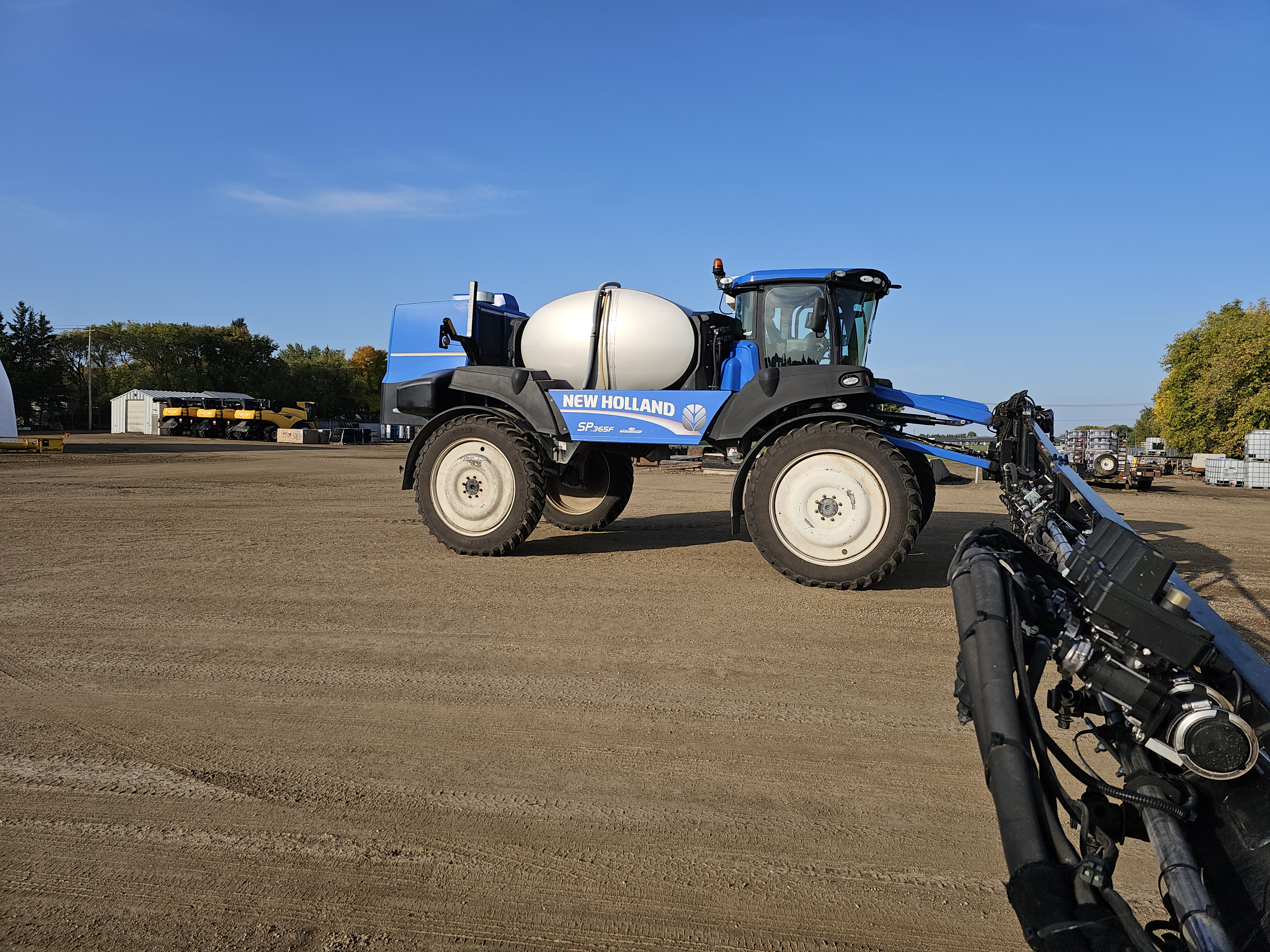 2014 New Holland SP.365F Sprayer/High Clearance