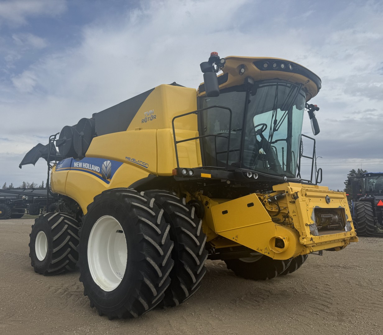 2018 New Holland CR10.90Z Combine