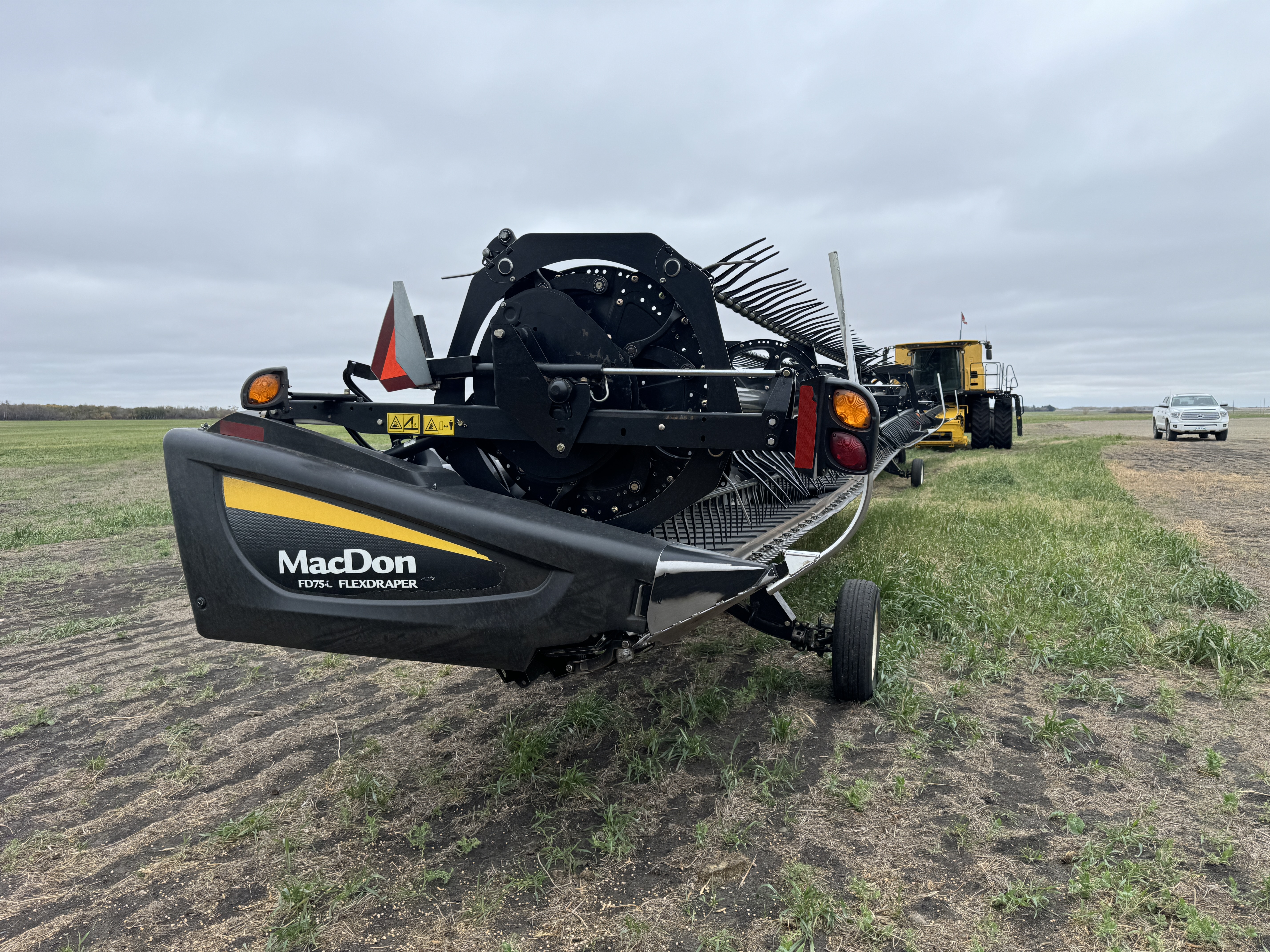 2016 MacDon FD75-40 Header Draper Flex