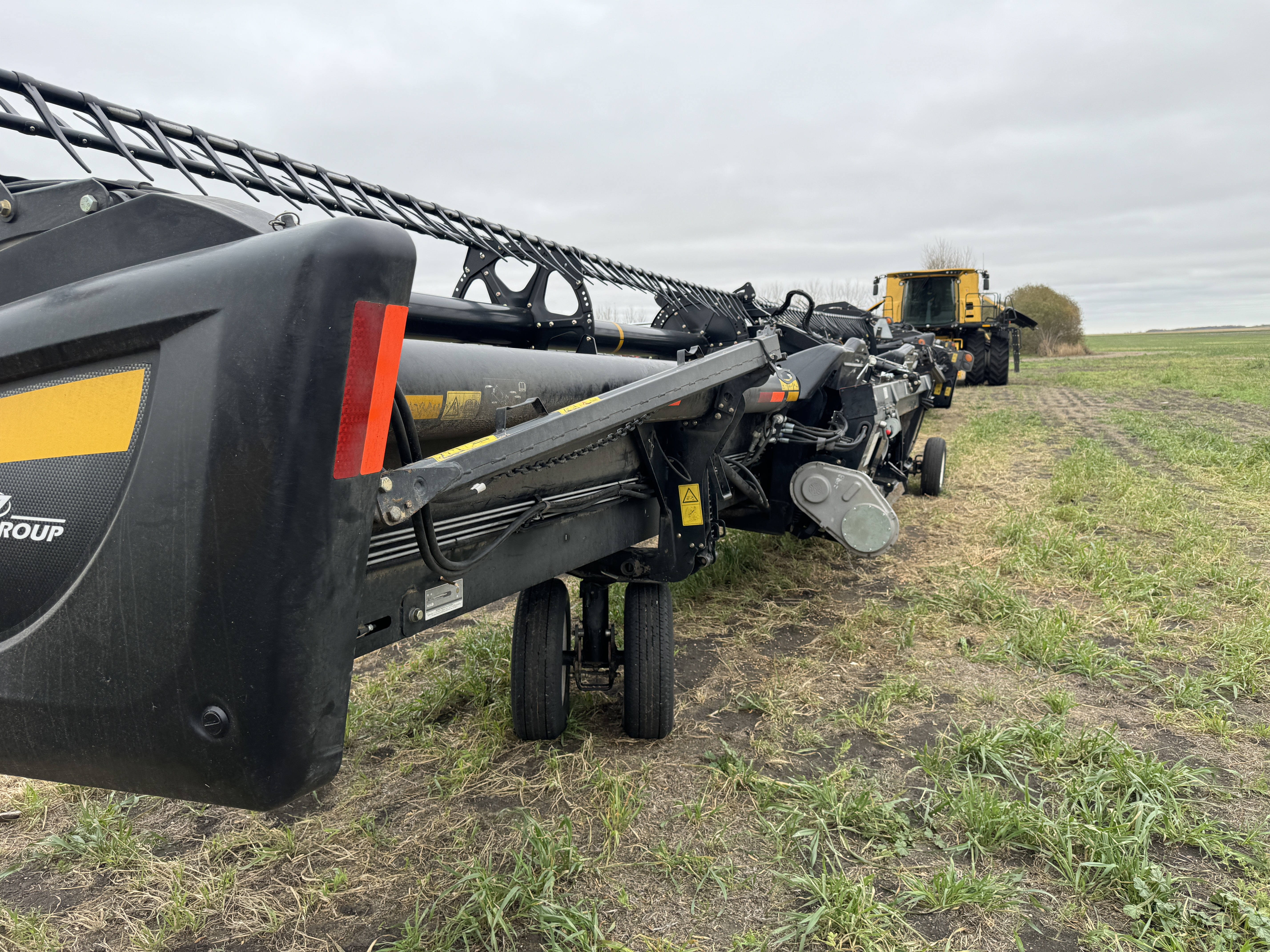 2016 MacDon FD75-40 Header Draper Flex