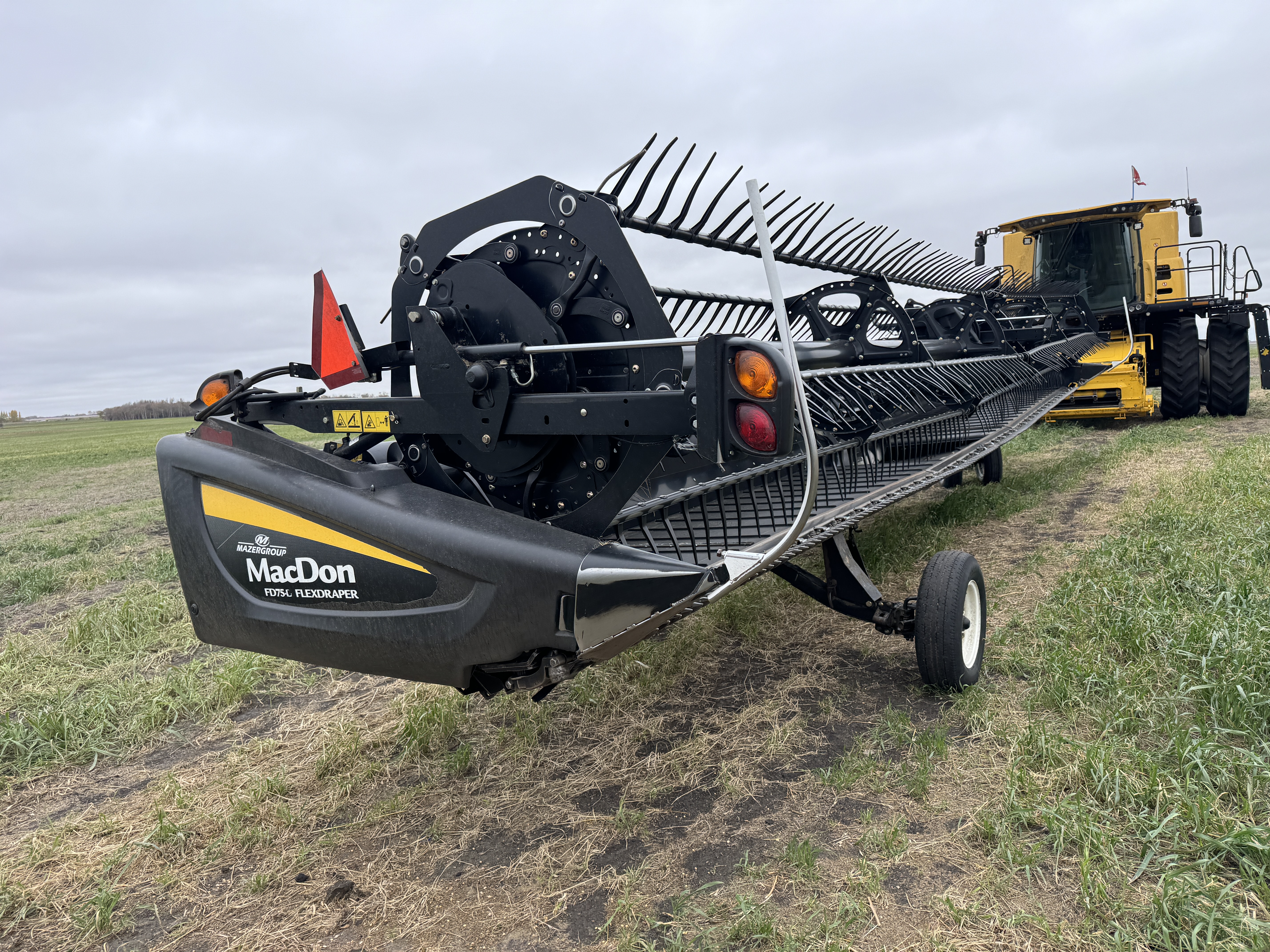 2016 MacDon FD75-40 Header Draper Flex