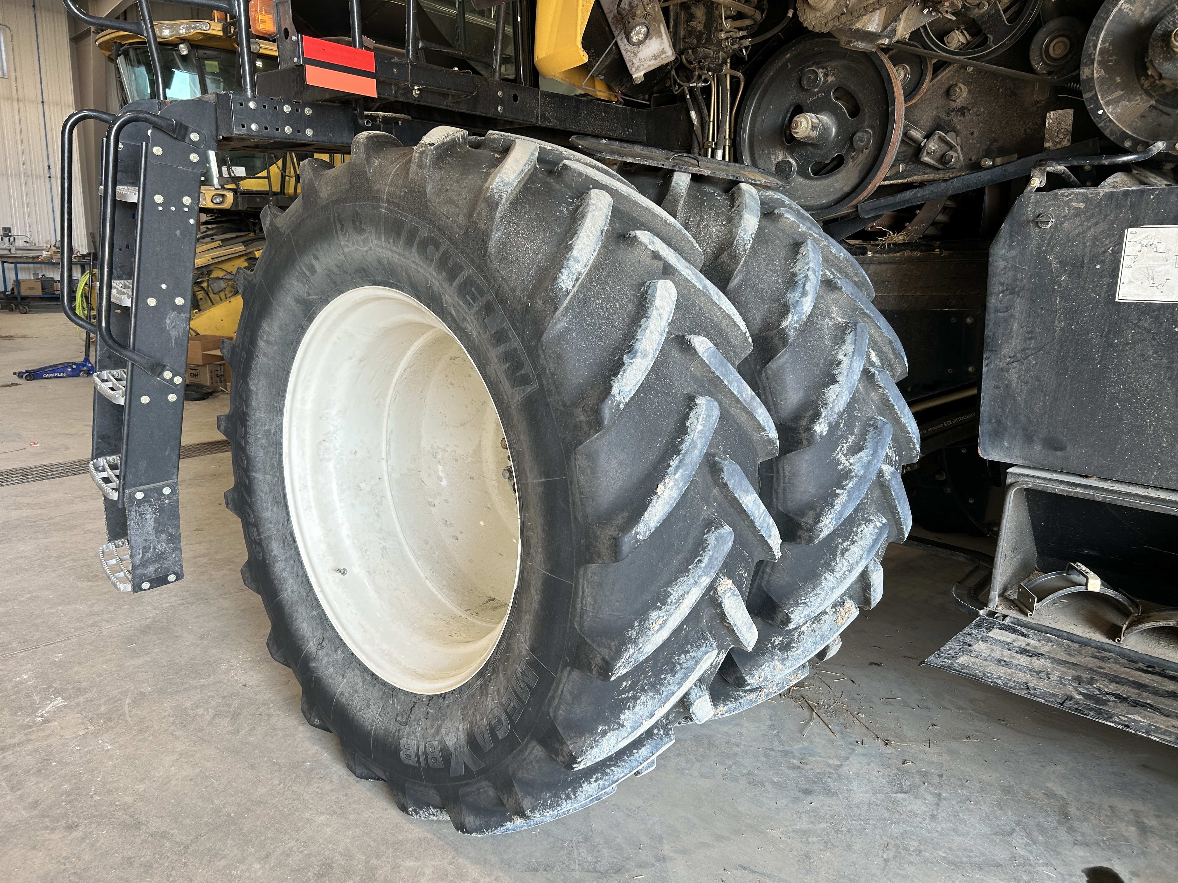 2016 New Holland CX8.80 Combine