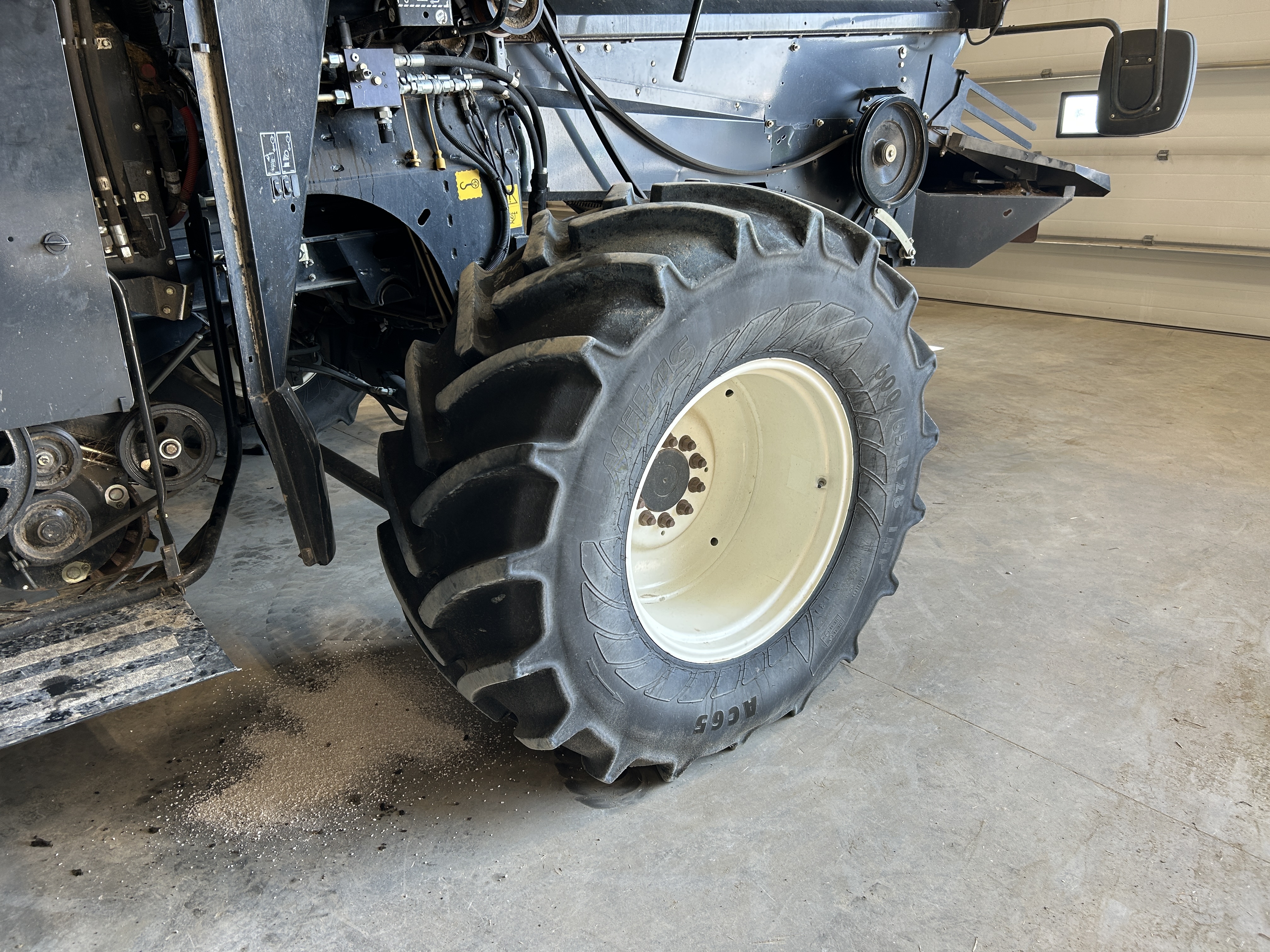 2016 New Holland CX8.80 Combine