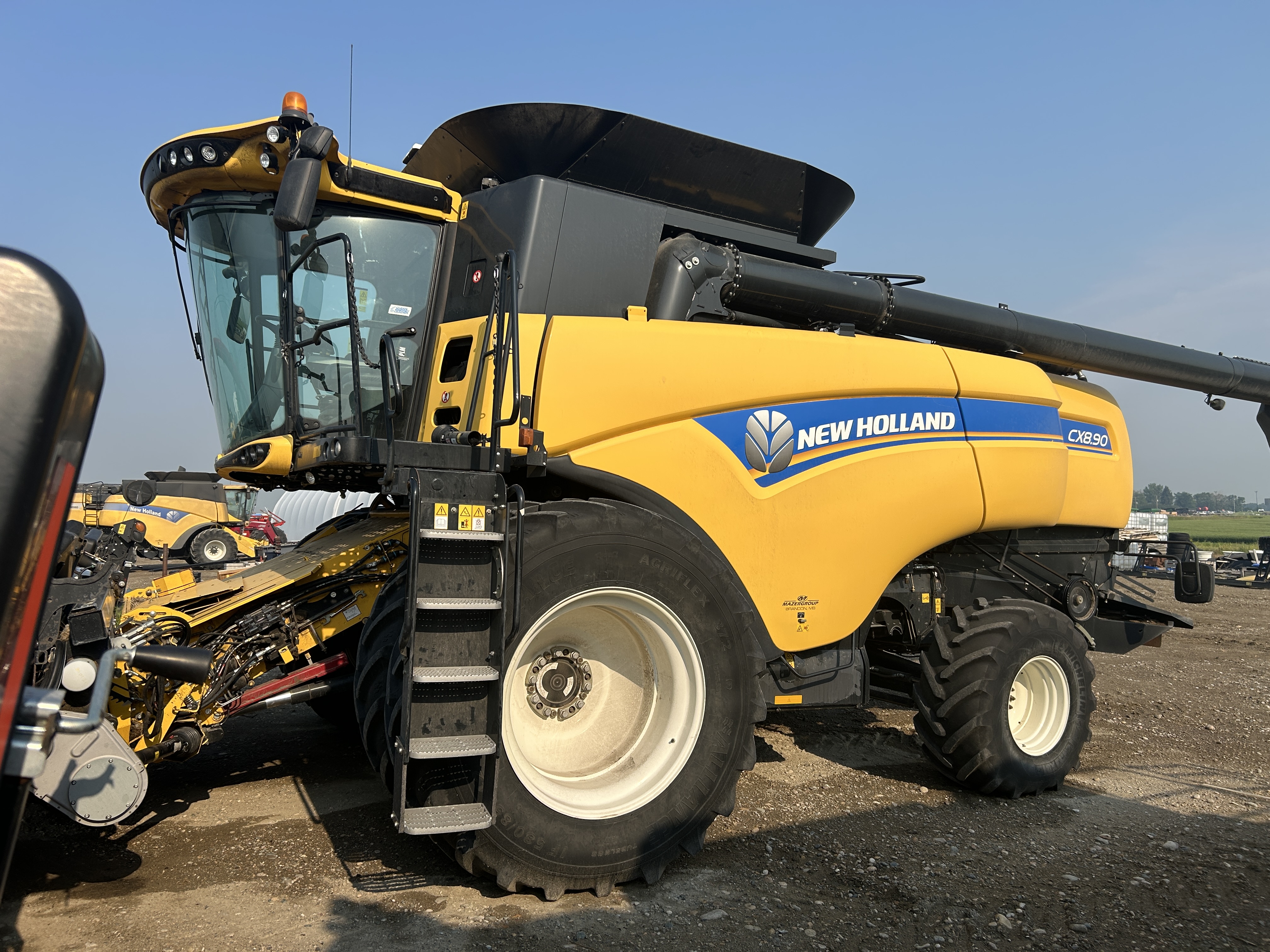 2017 New Holland CX8.90 Combine