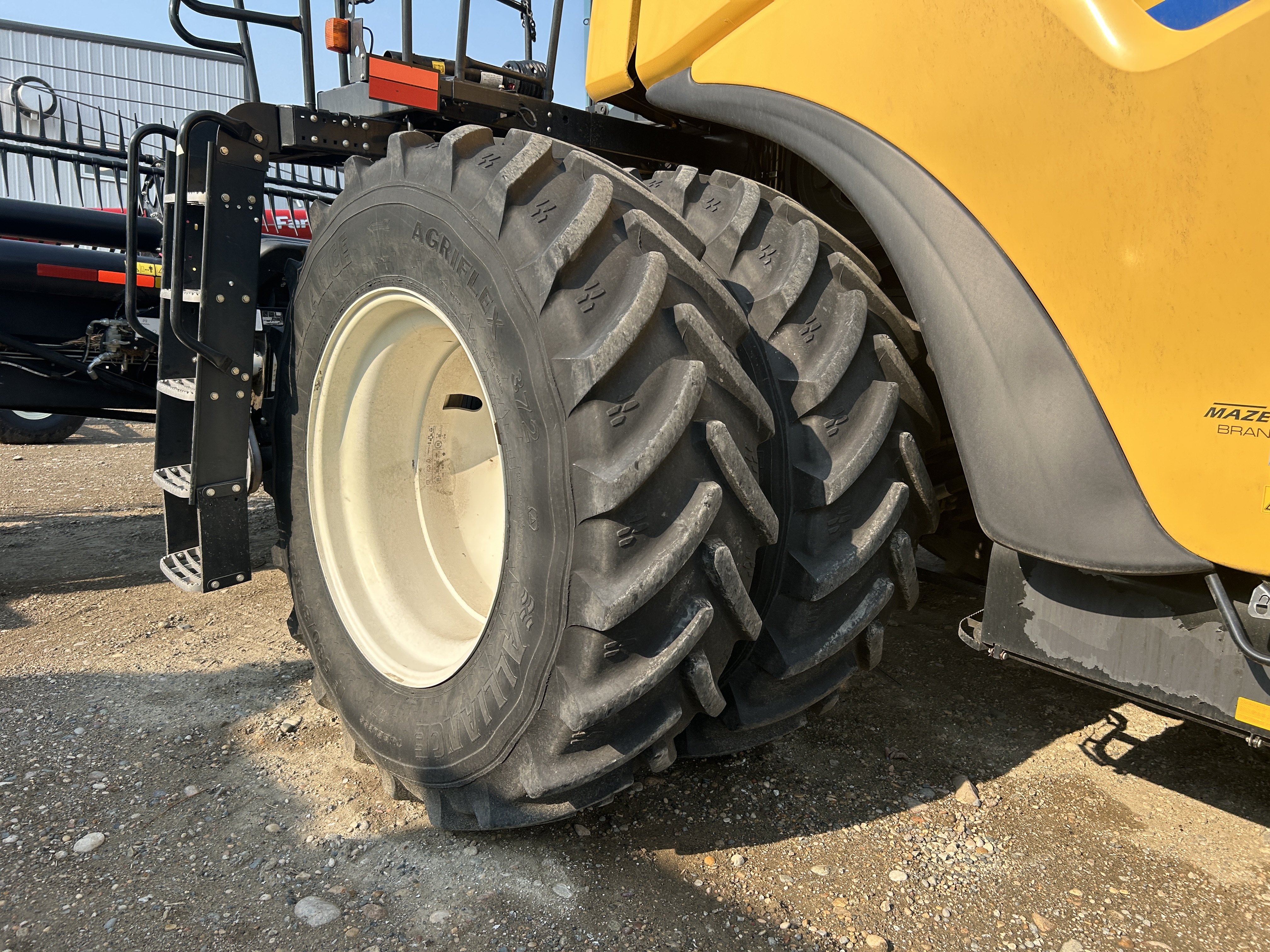 2017 New Holland CX8.90 Combine