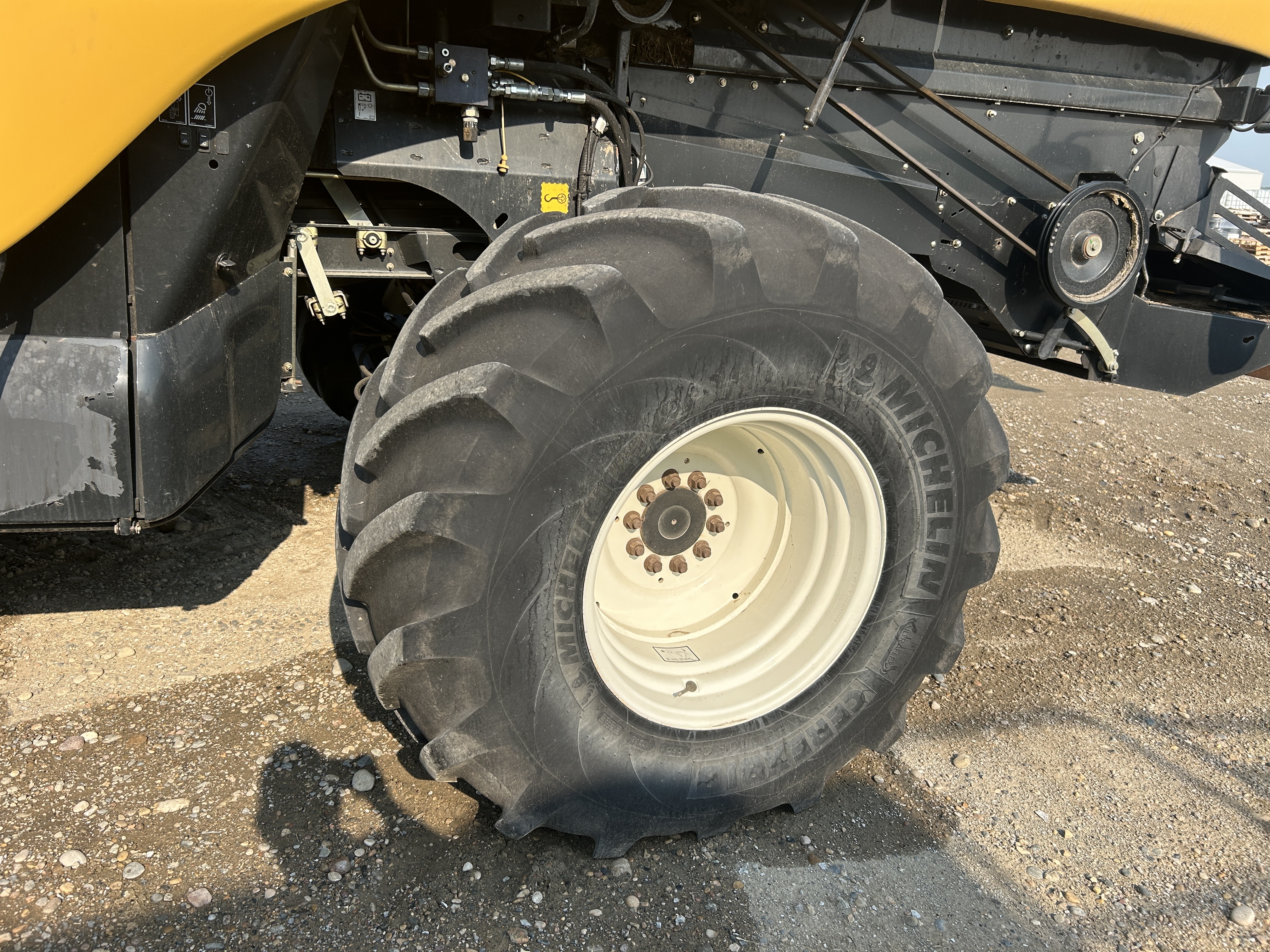 2017 New Holland CX8.90 Combine