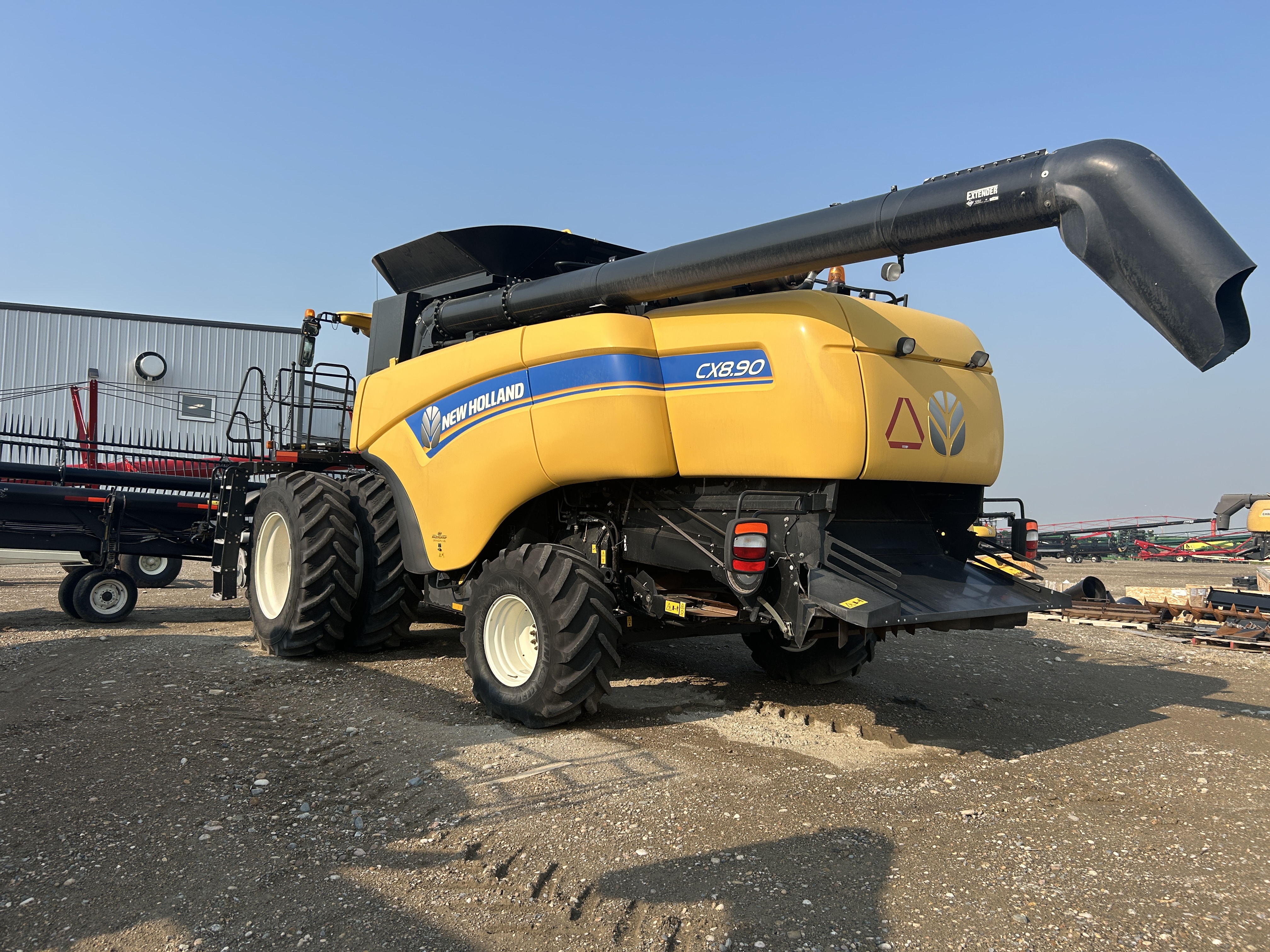 2017 New Holland CX8.90 Combine