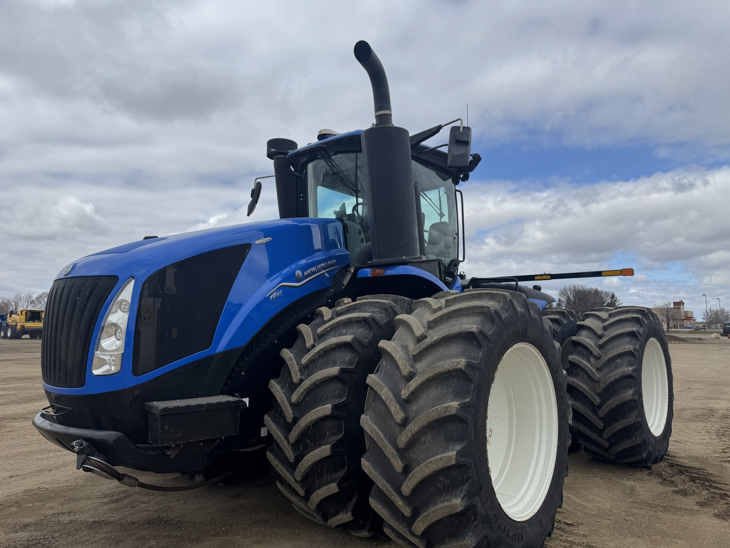 2024 New Holland T9.615 PLMI Tractor 4WD