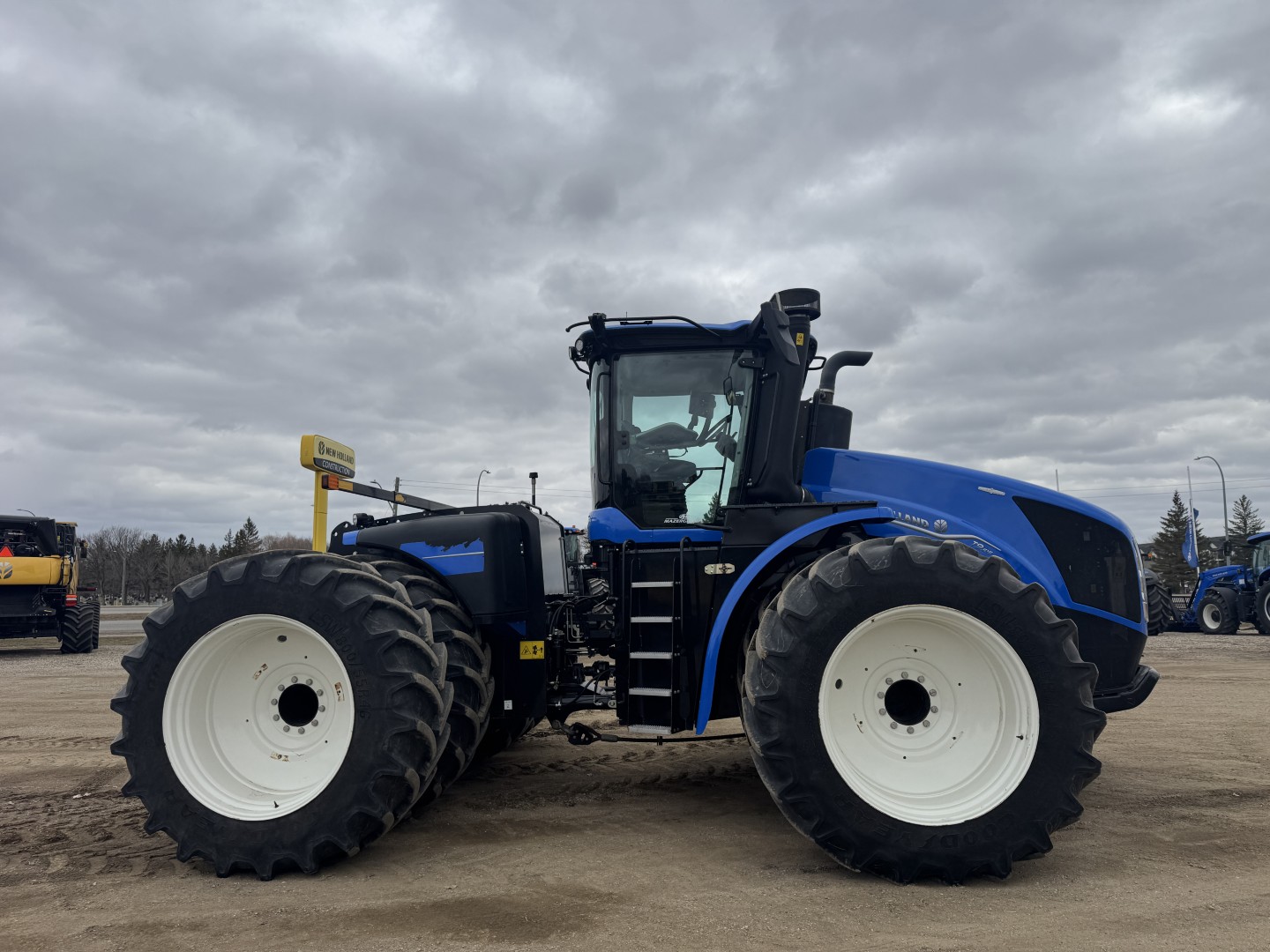 2024 New Holland T9.615 PLMI Tractor 4WD
