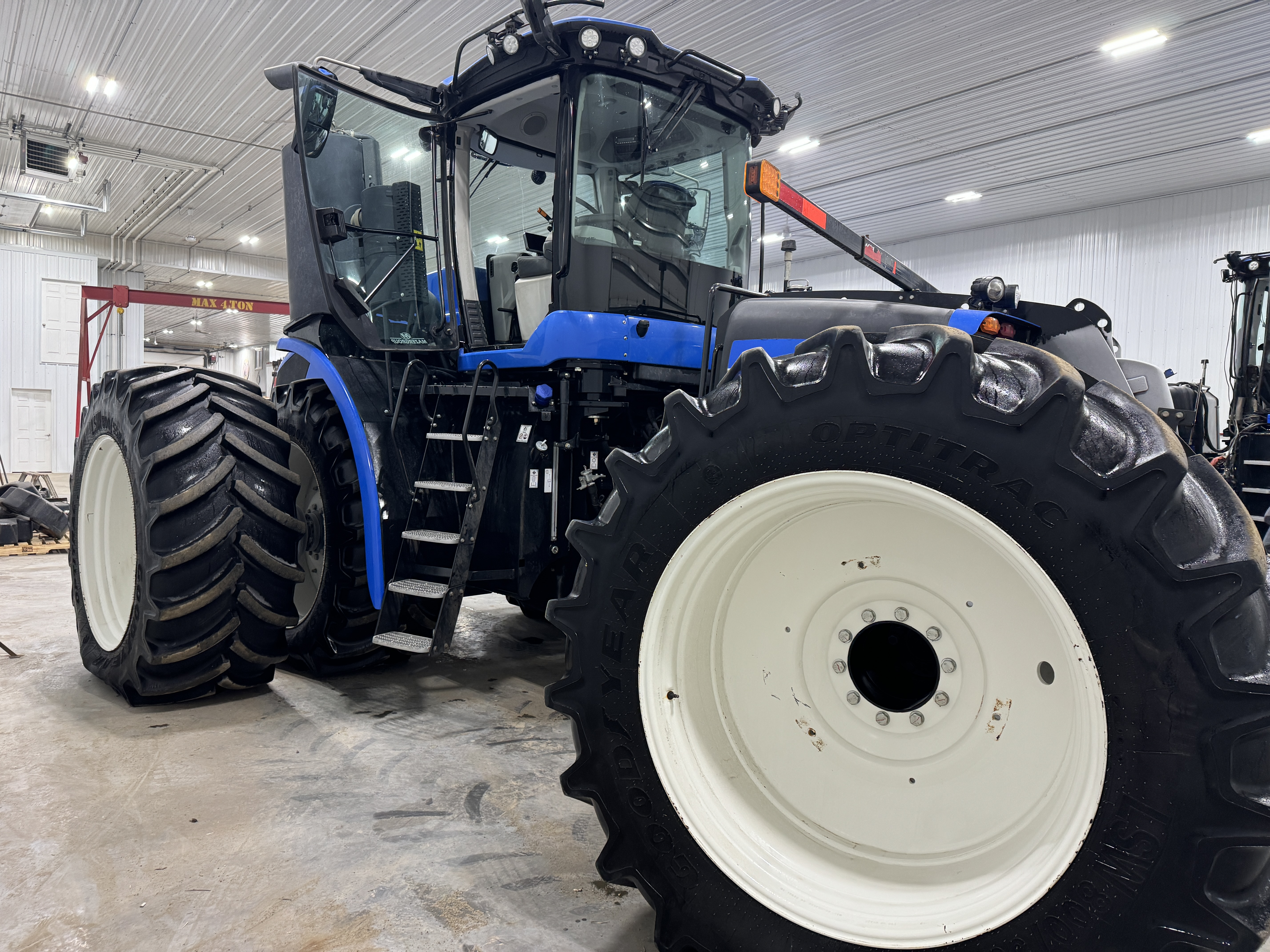 2024 New Holland T9.615 PLMI Tractor 4WD