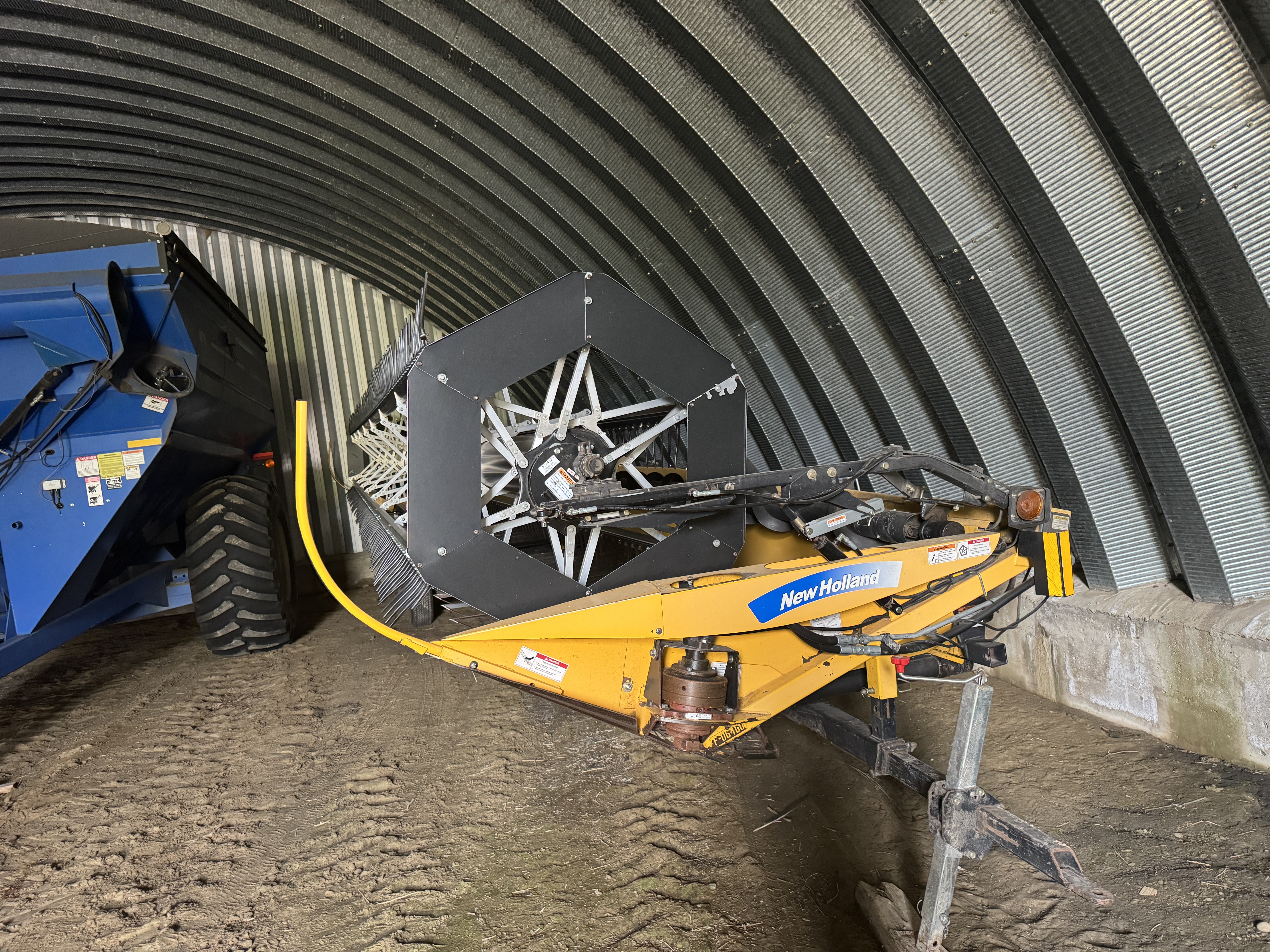 2009 New Holland 94C Header Draper