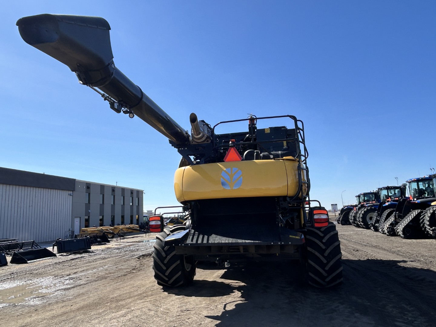 2024 New Holland CR8.90Z Combine