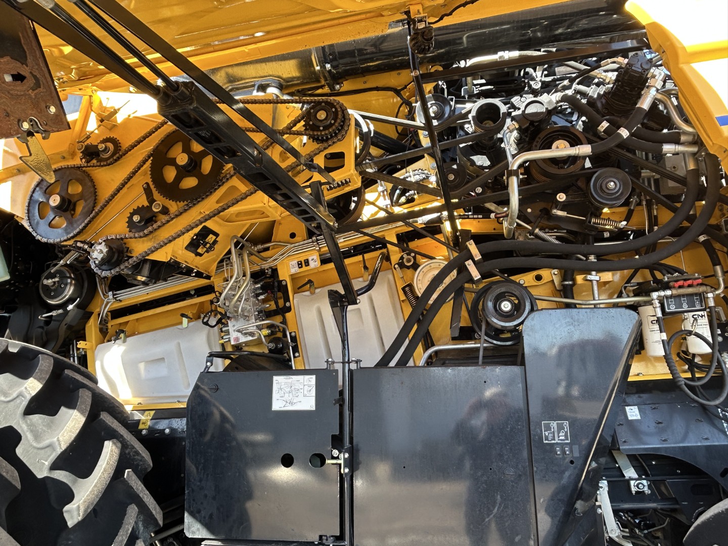 2024 New Holland CR8.90Z Combine