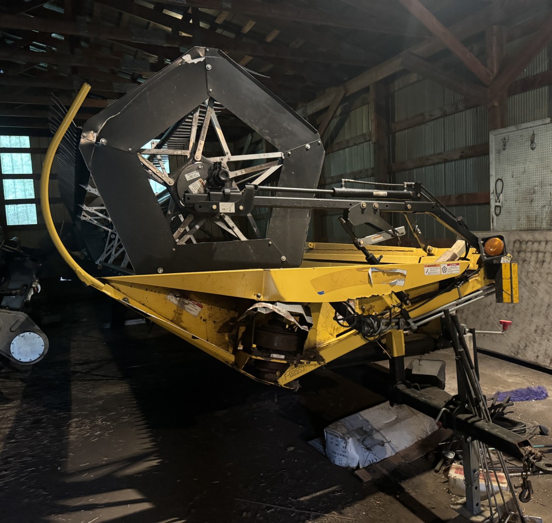 2010 New Holland HB36 Windrower Draper Header