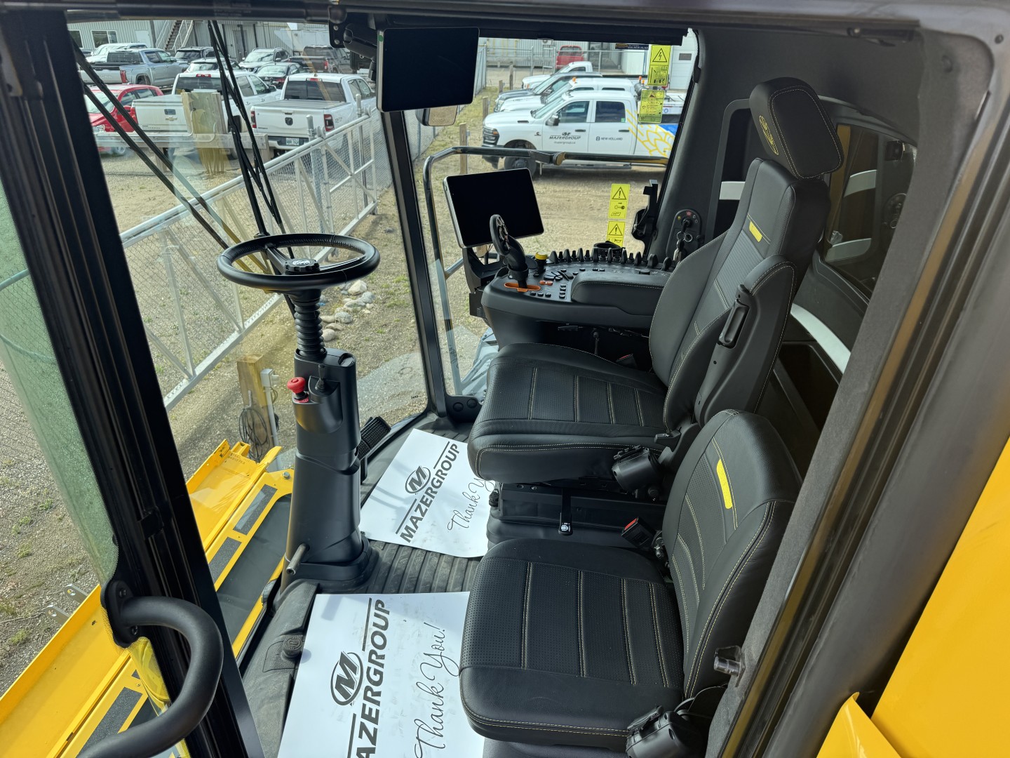 2025 New Holland CR8.90Z Combine