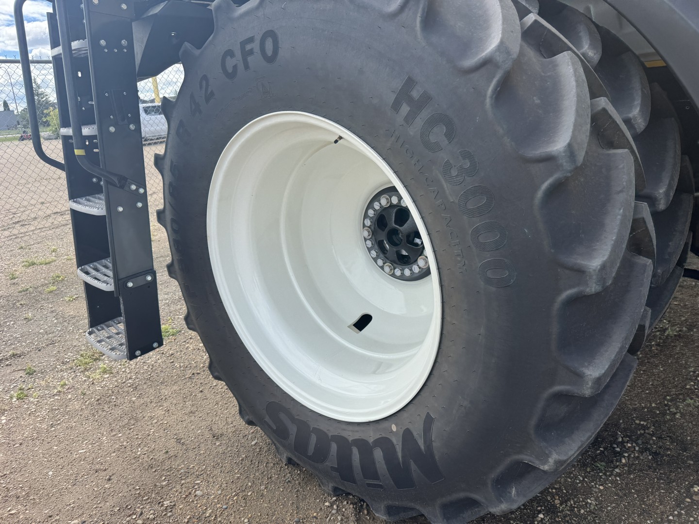 2025 New Holland CR8.90Z Combine