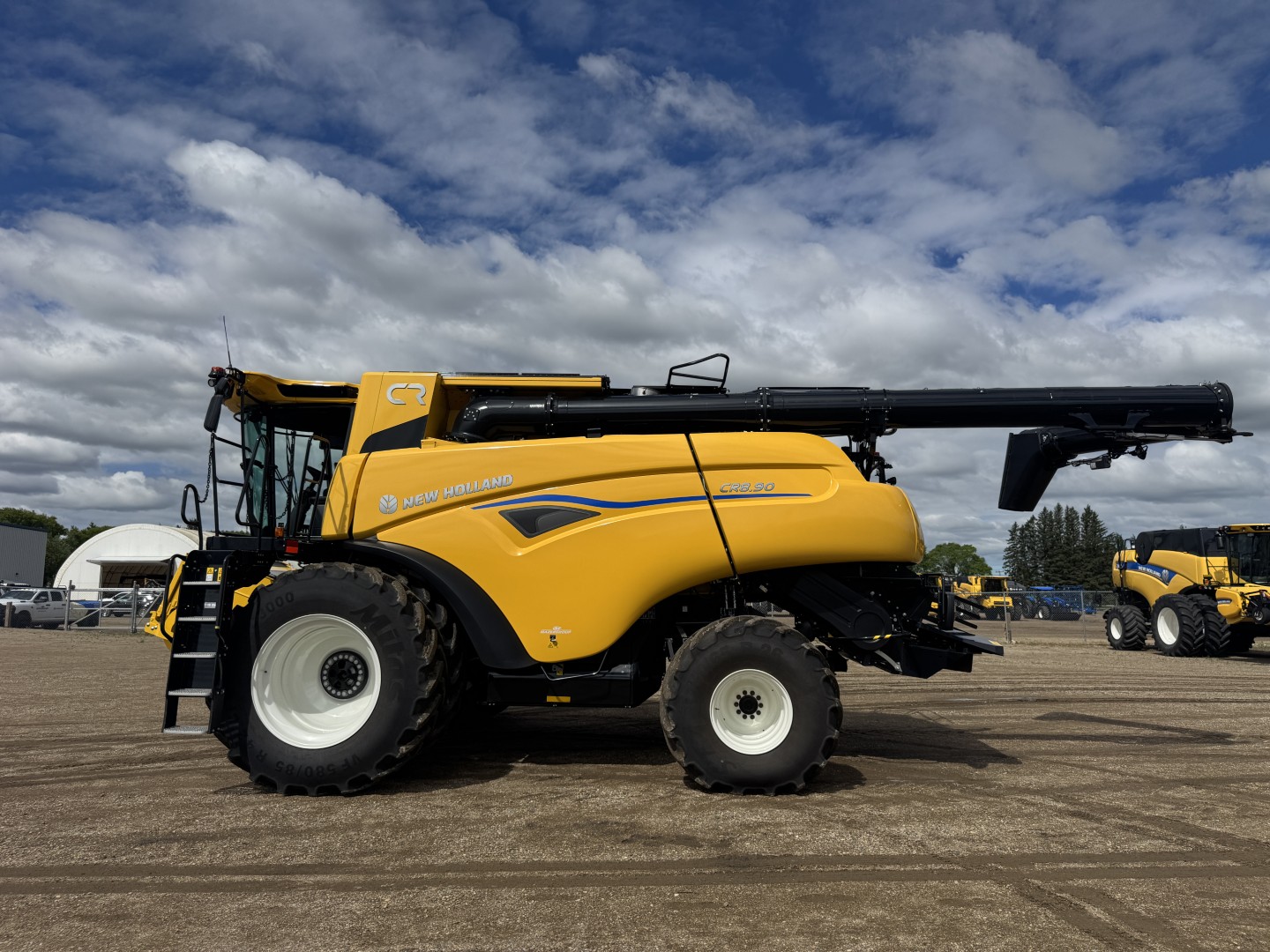 2025 New Holland CR8.90Z Combine