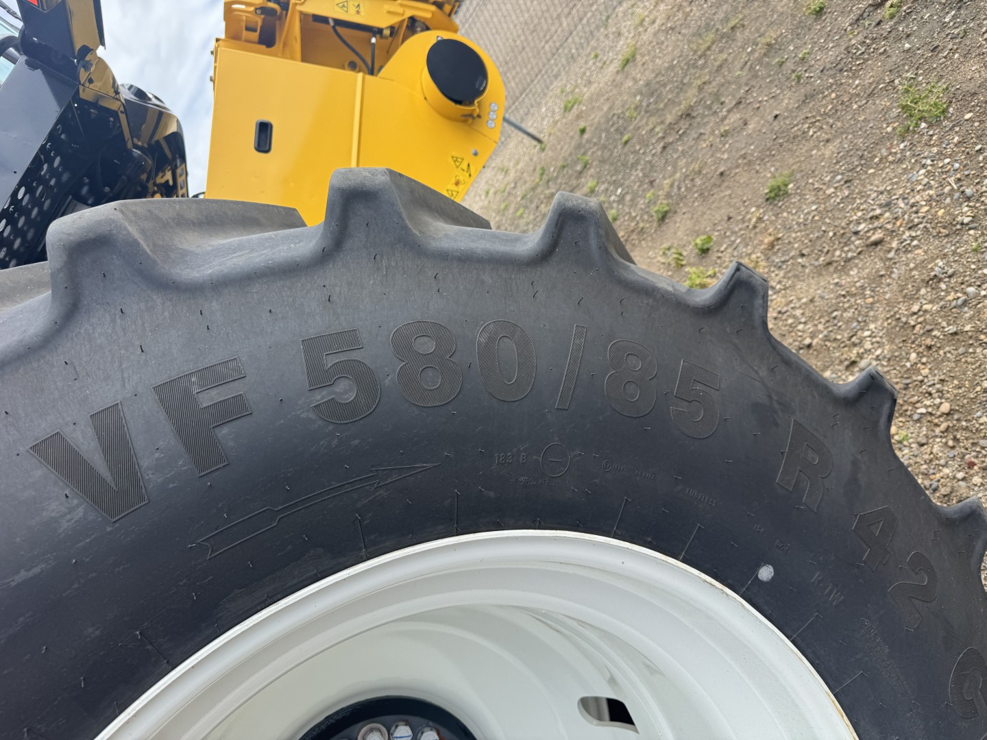 2025 New Holland CR8.90Z Combine