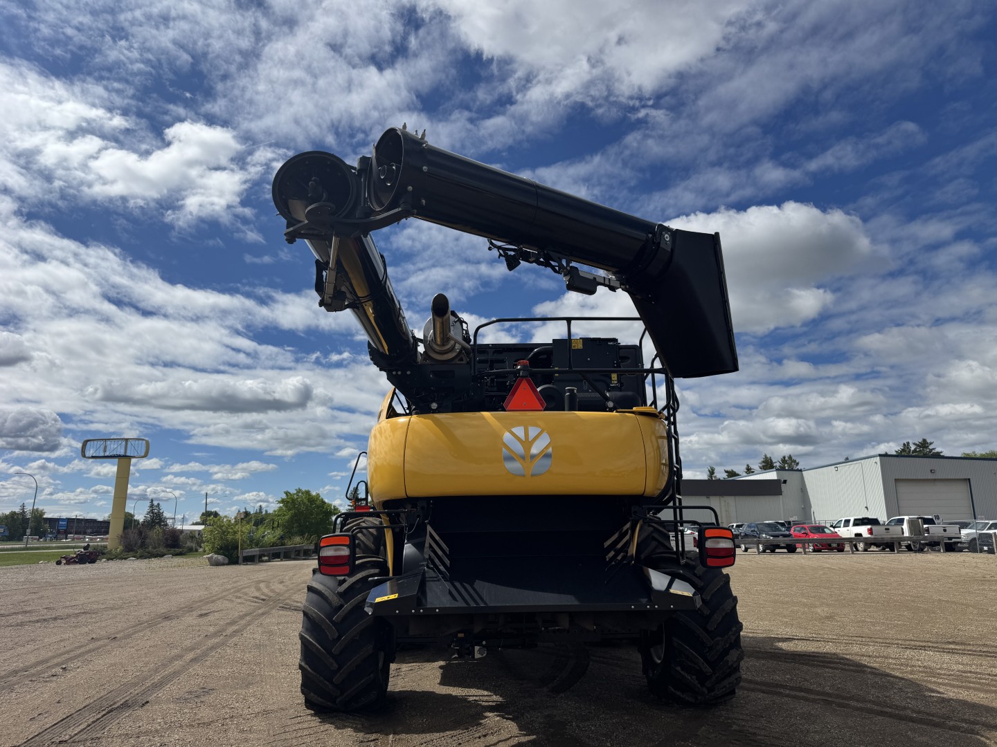 2025 New Holland CR8.90Z Combine