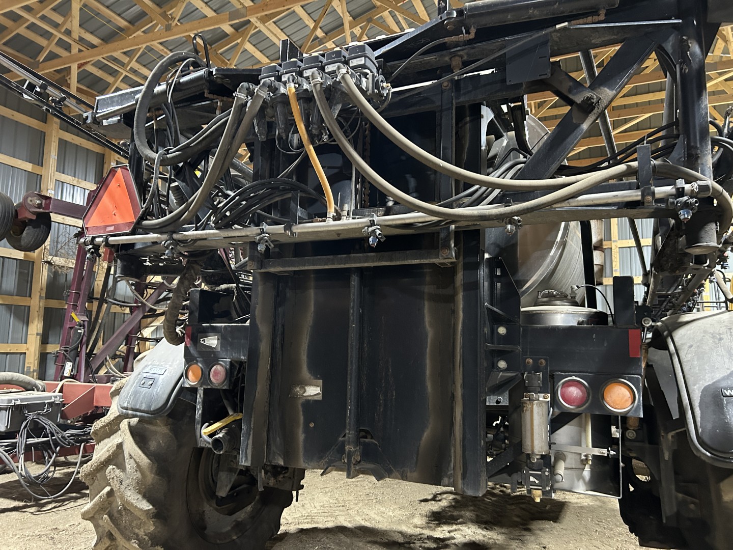 2005 Willmar 8500 Sprayer/High Clearance