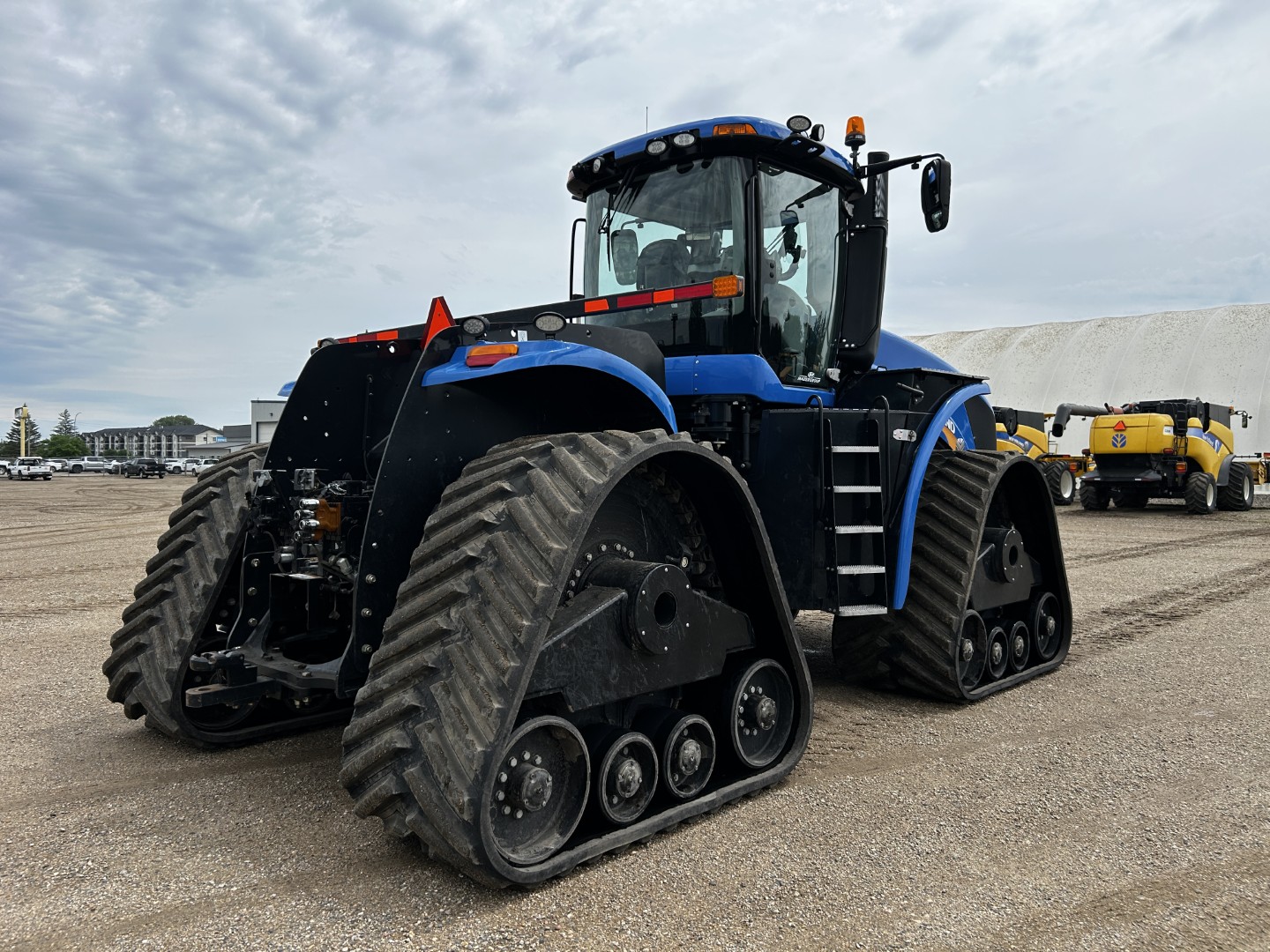 2018 New Holland T9.645 Tractor Rubber Track