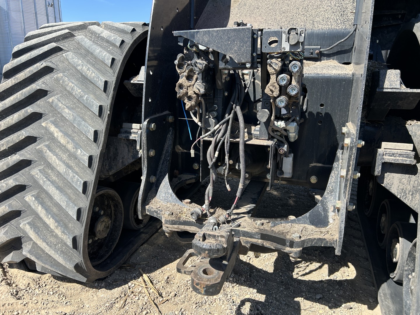 2018 New Holland T9.645 Tractor Rubber Track