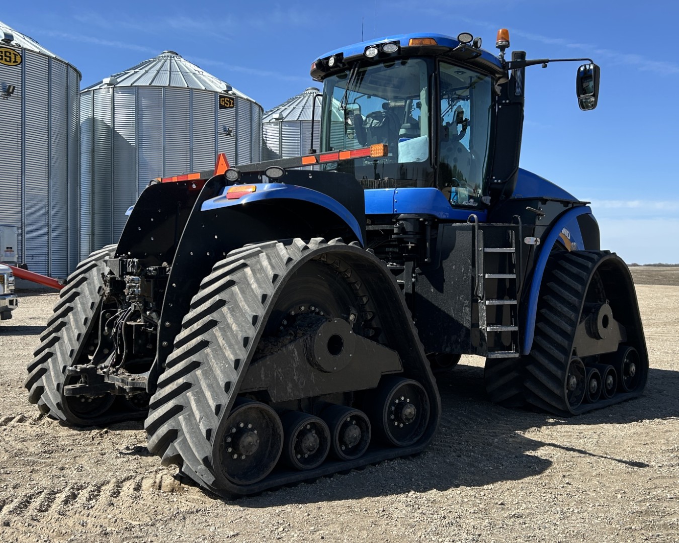 2018 New Holland T9.645 Tractor Rubber Track