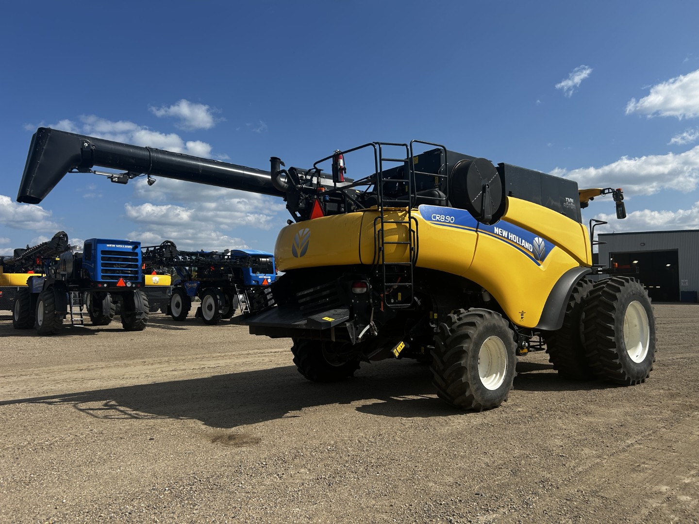2017 New Holland CR8.90 Combine