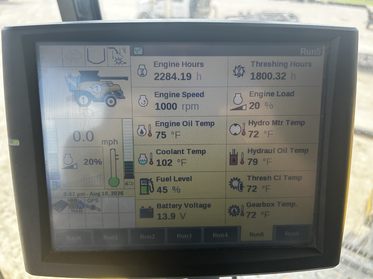 2017 New Holland CR8.90 Combine