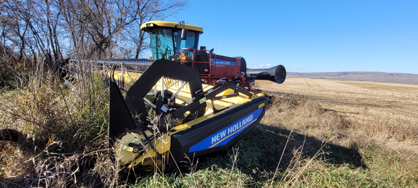 2014 New Holland 200 Windrower
