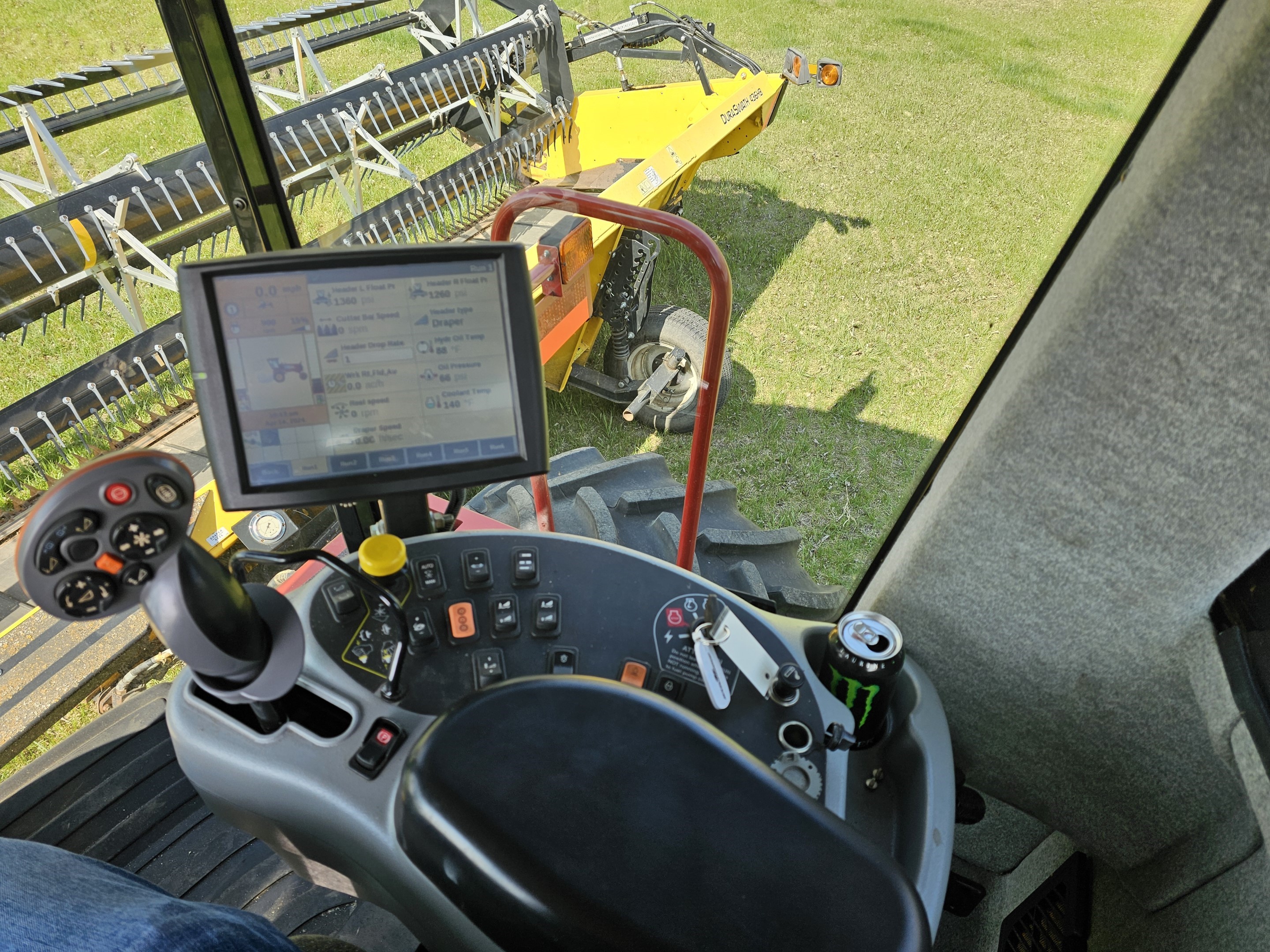 2014 New Holland 200 Windrower