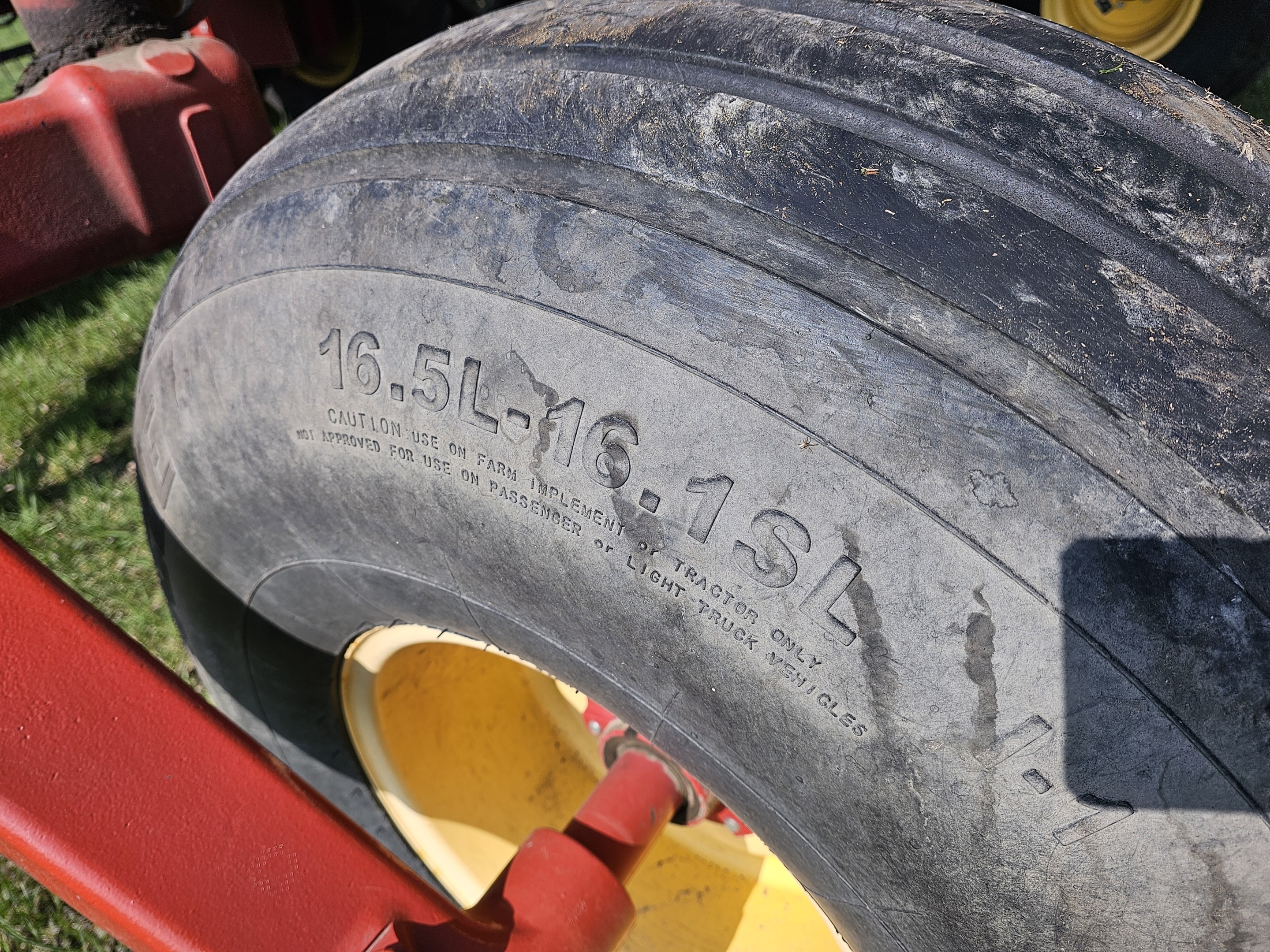 2014 New Holland 200 Windrower