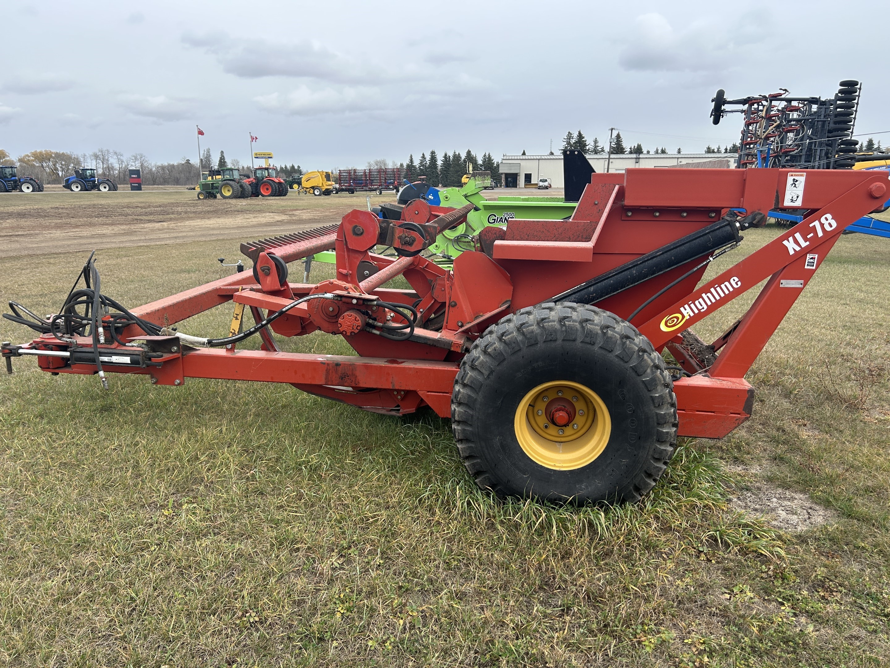 2008 Highline XL78-11 Rock Picker