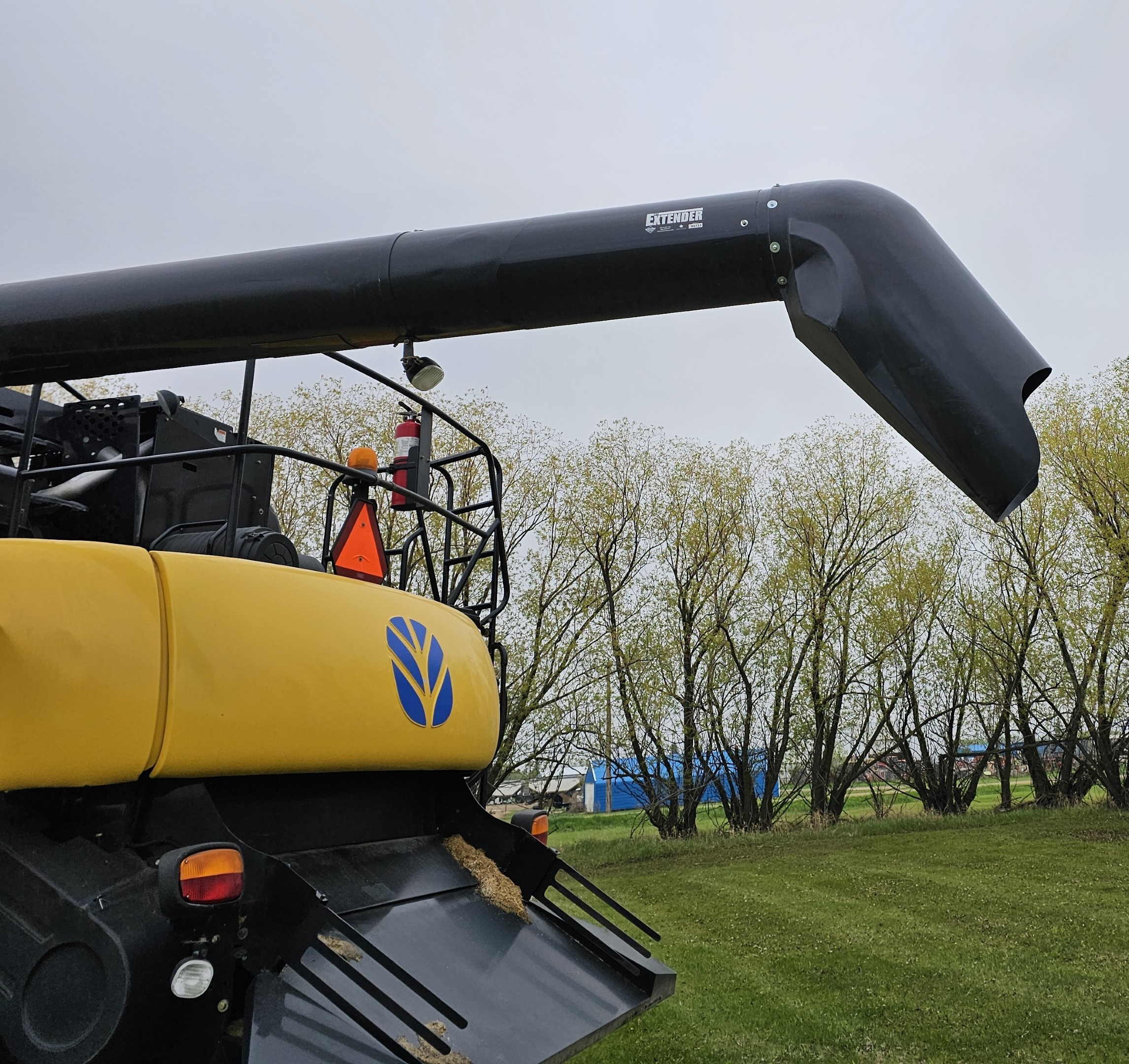 2009 New Holland CR9070 Combine