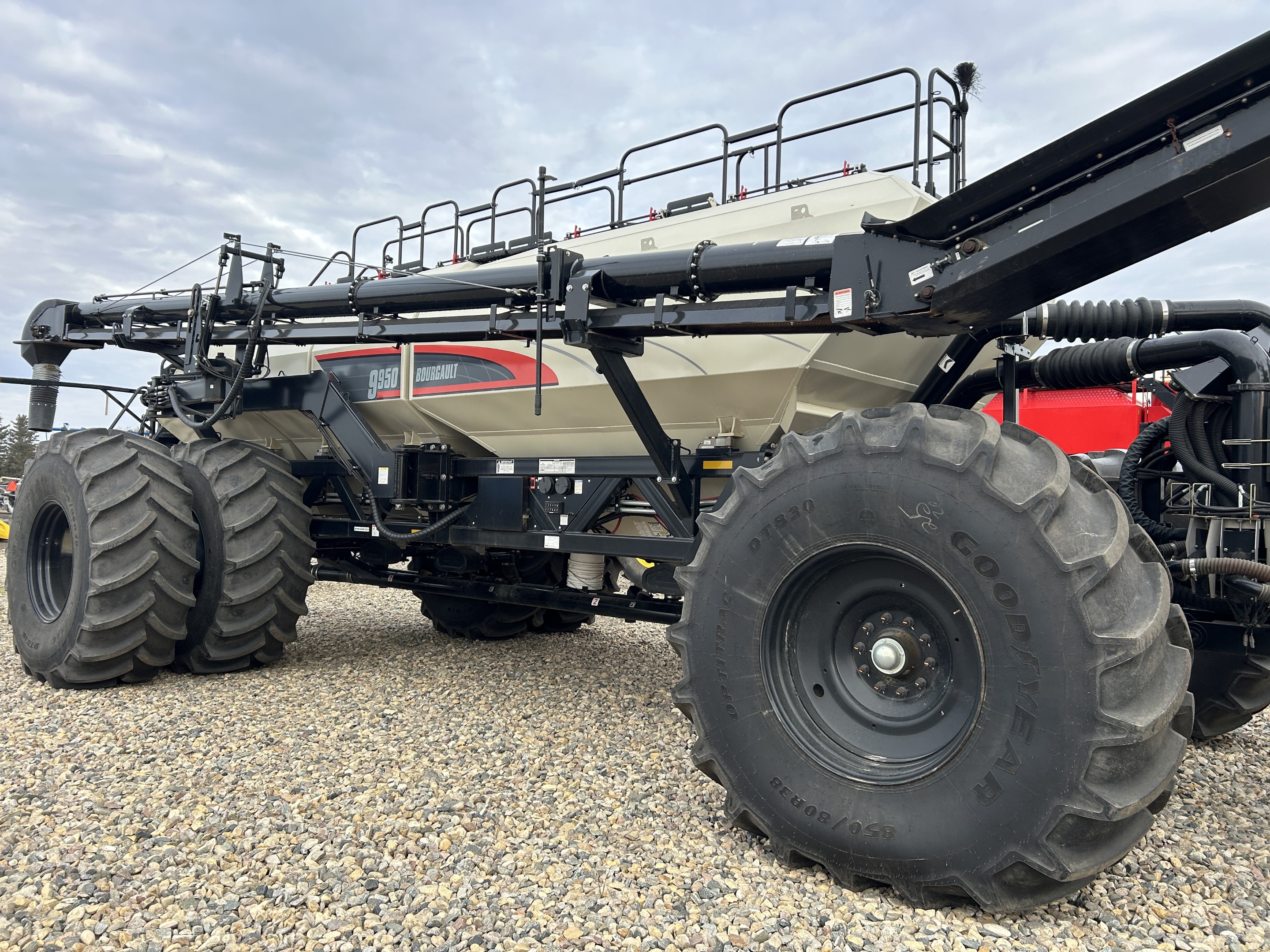 2022 Bourgault 3335 Air Drill