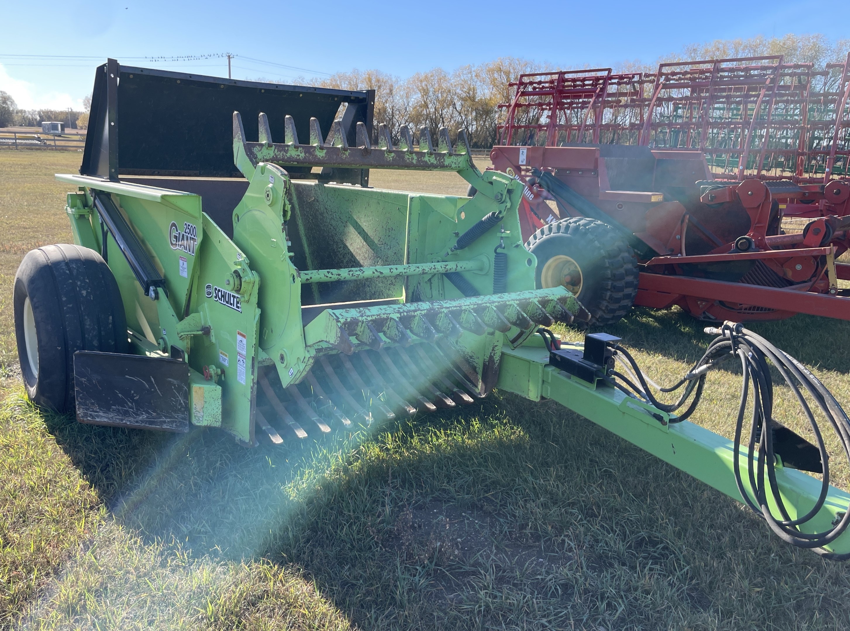 2014 Schulte GIANT 2500 Rock Picker