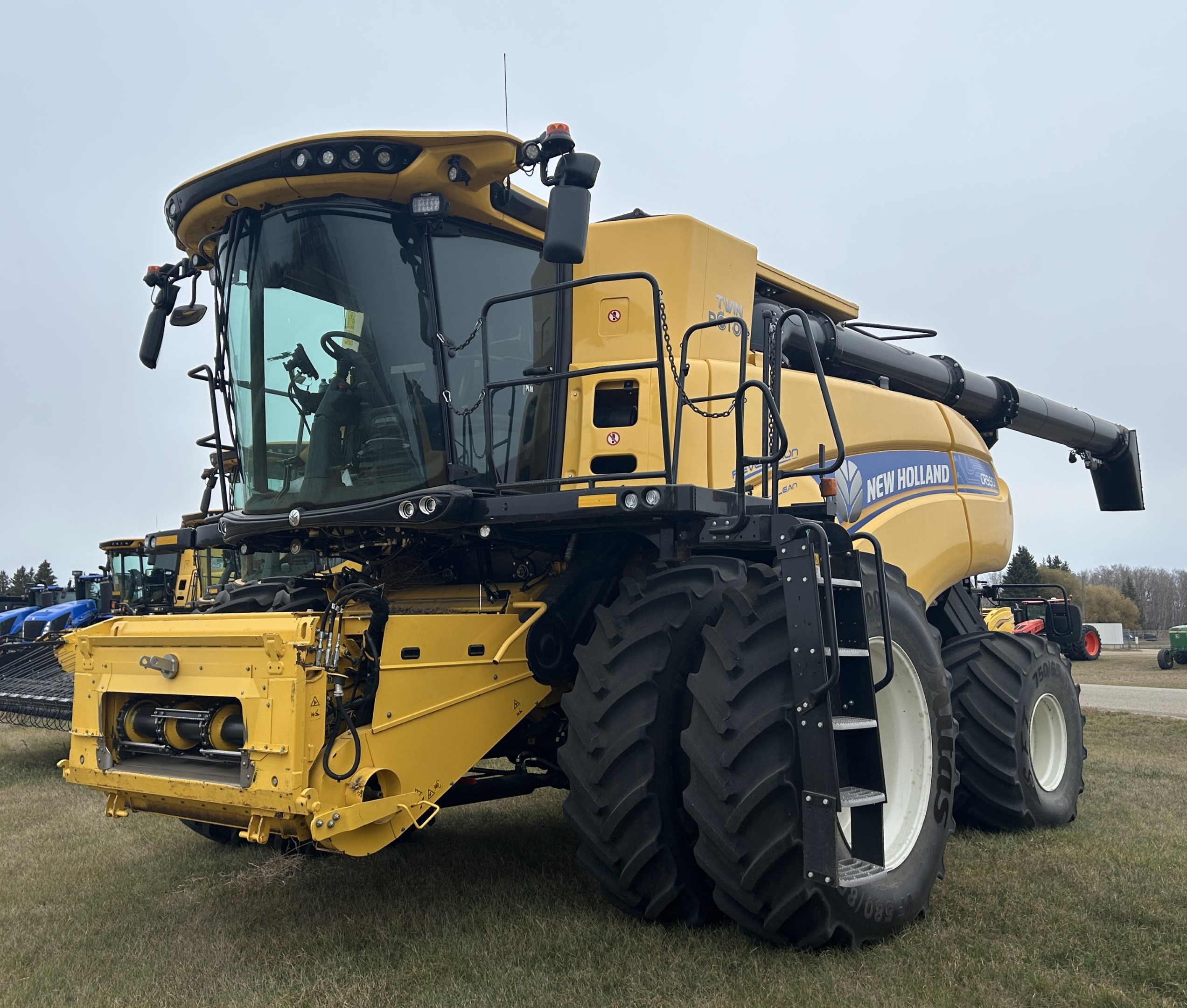 2022 New Holland CR9.90Z Combine