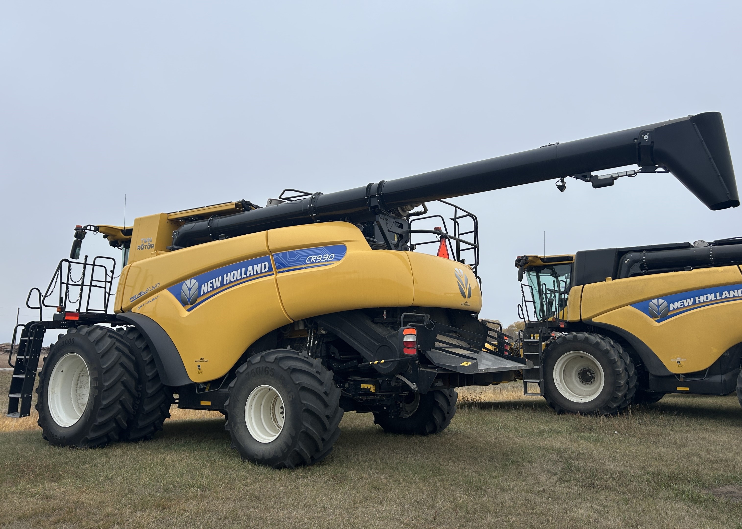 2022 New Holland CR9.90Z Combine