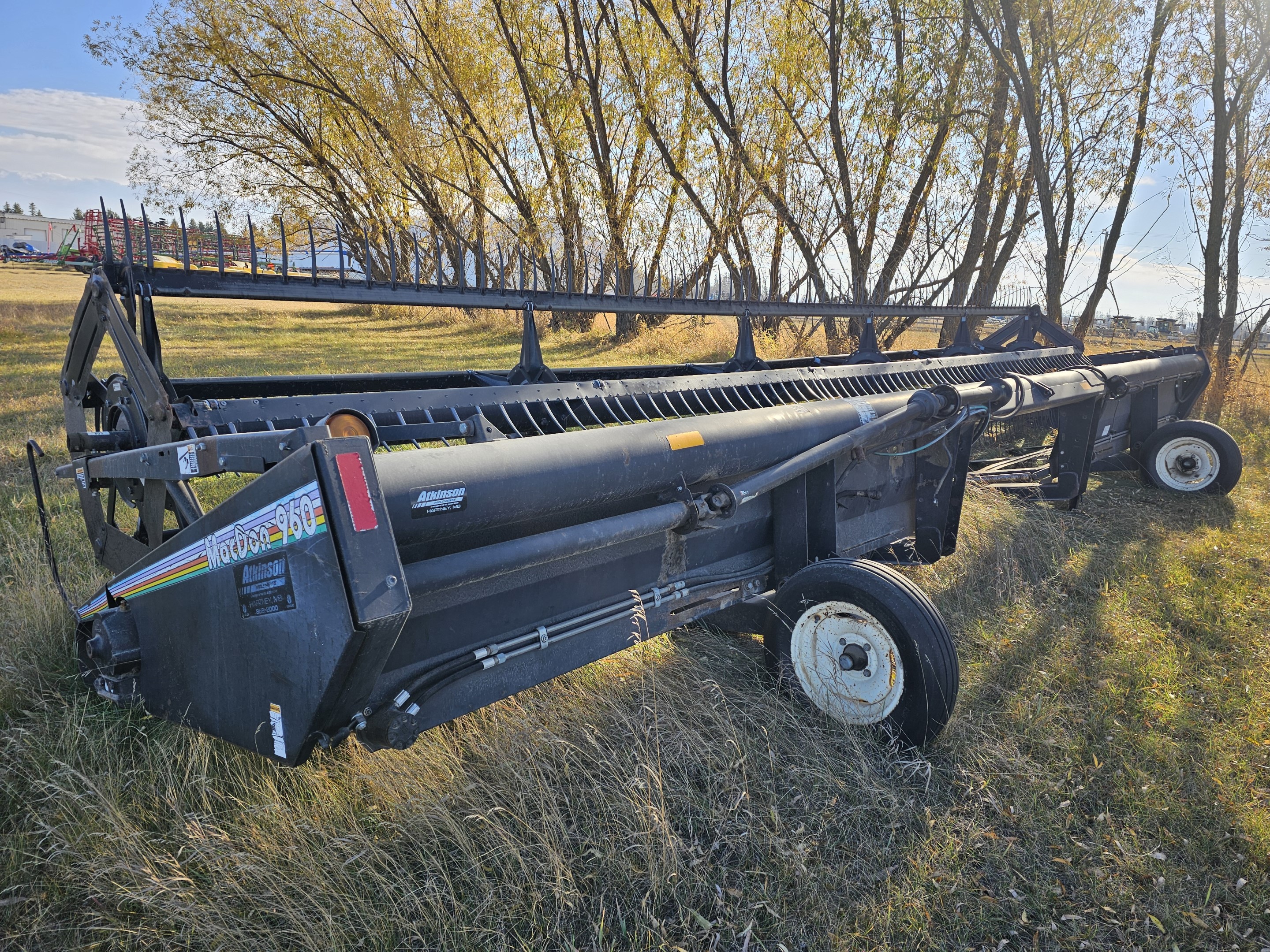 1995 MacDon 960 Windrower Draper Header