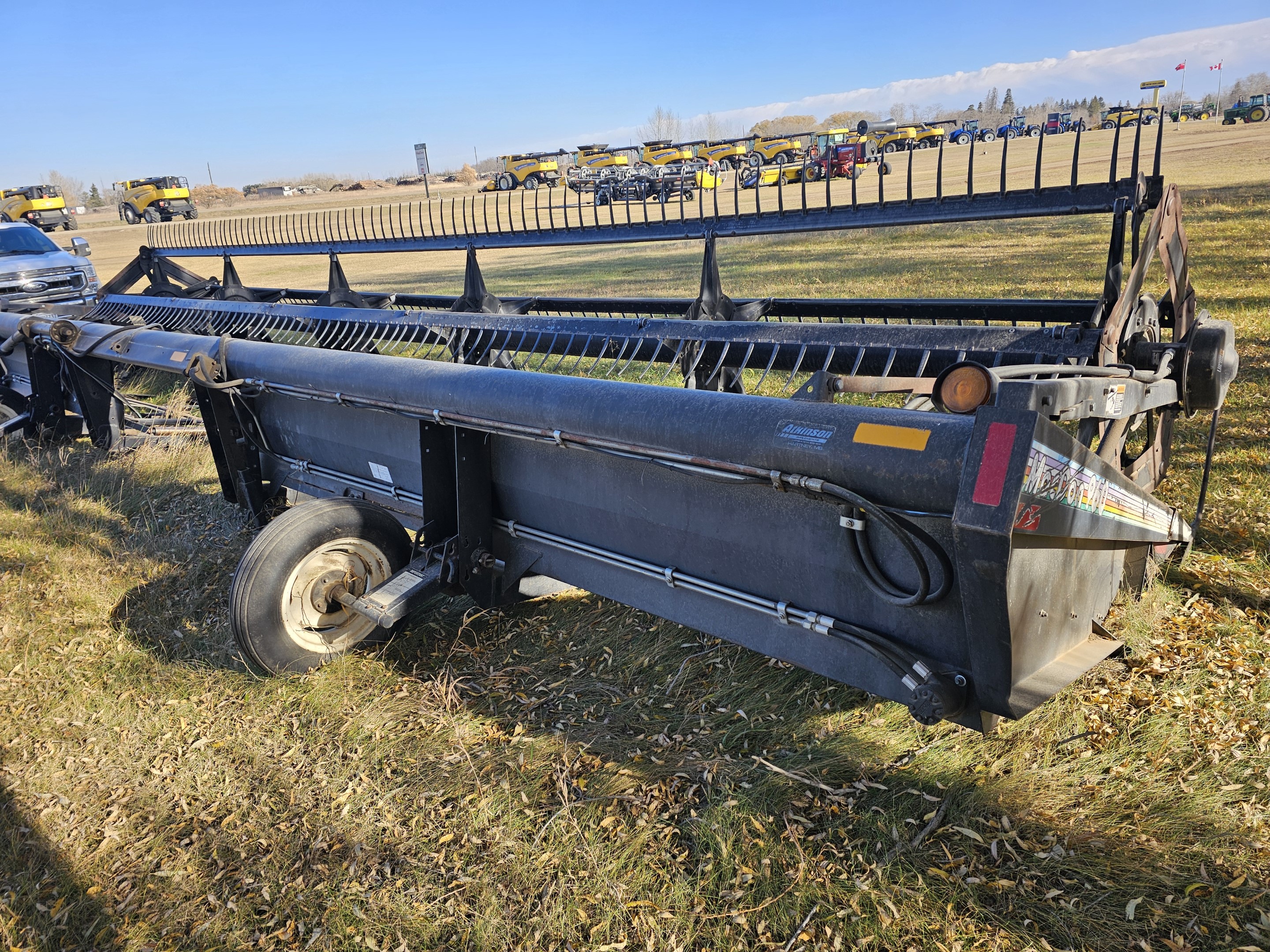 1995 MacDon 960 Windrower Draper Header