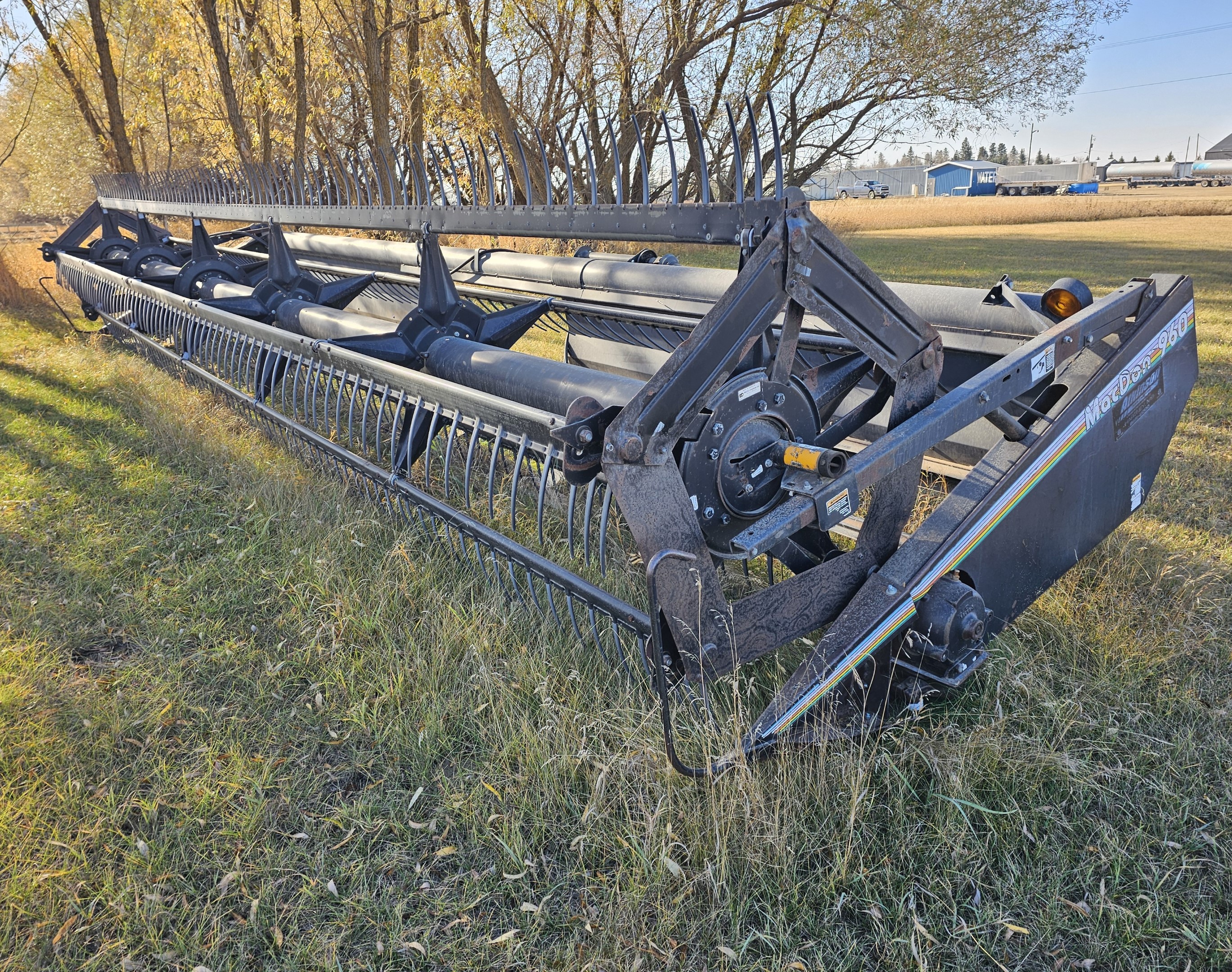 1995 MacDon 960 Windrower Draper Header