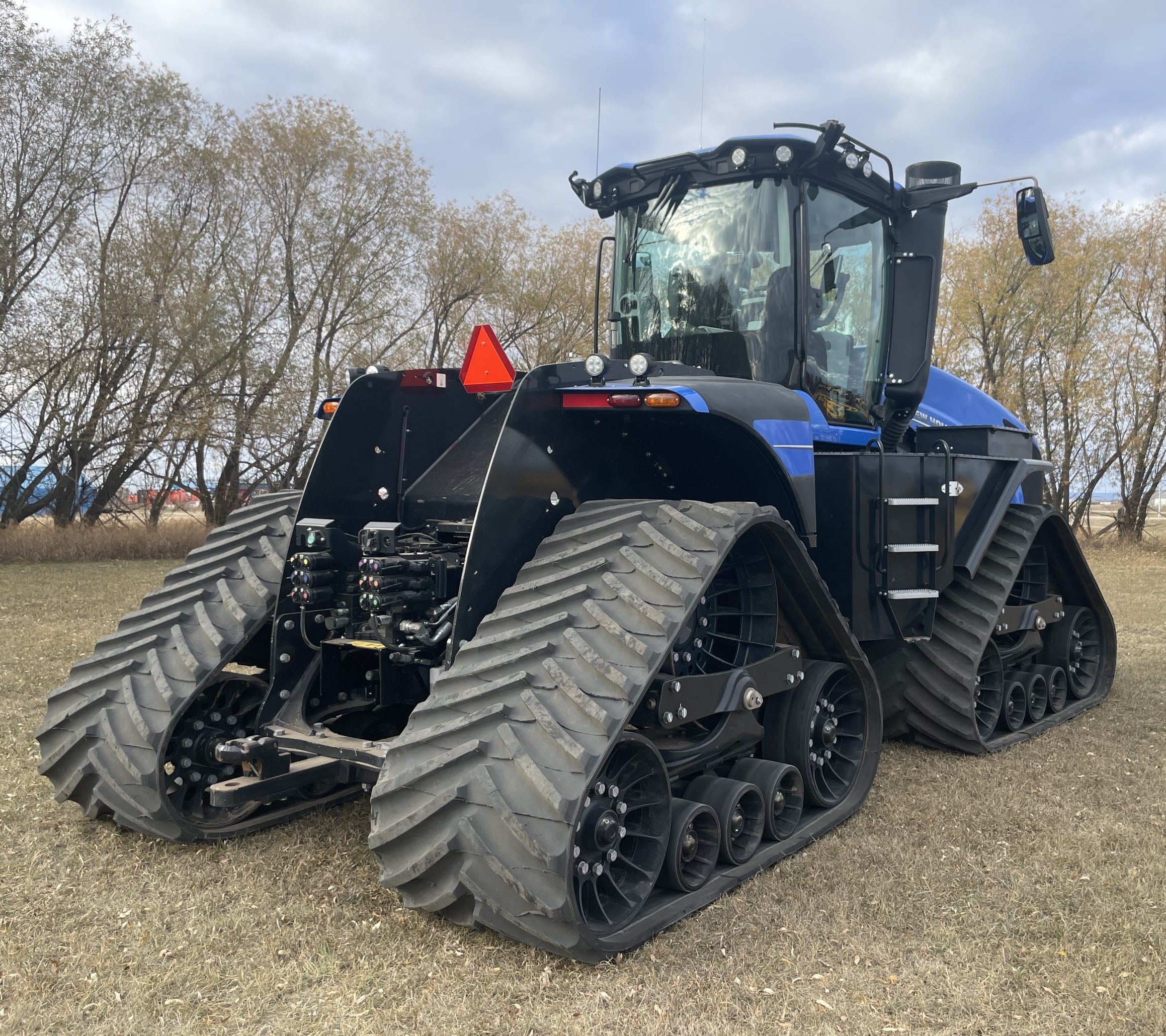 2024 New Holland T9.655 PLMI Tractor Rubber Track