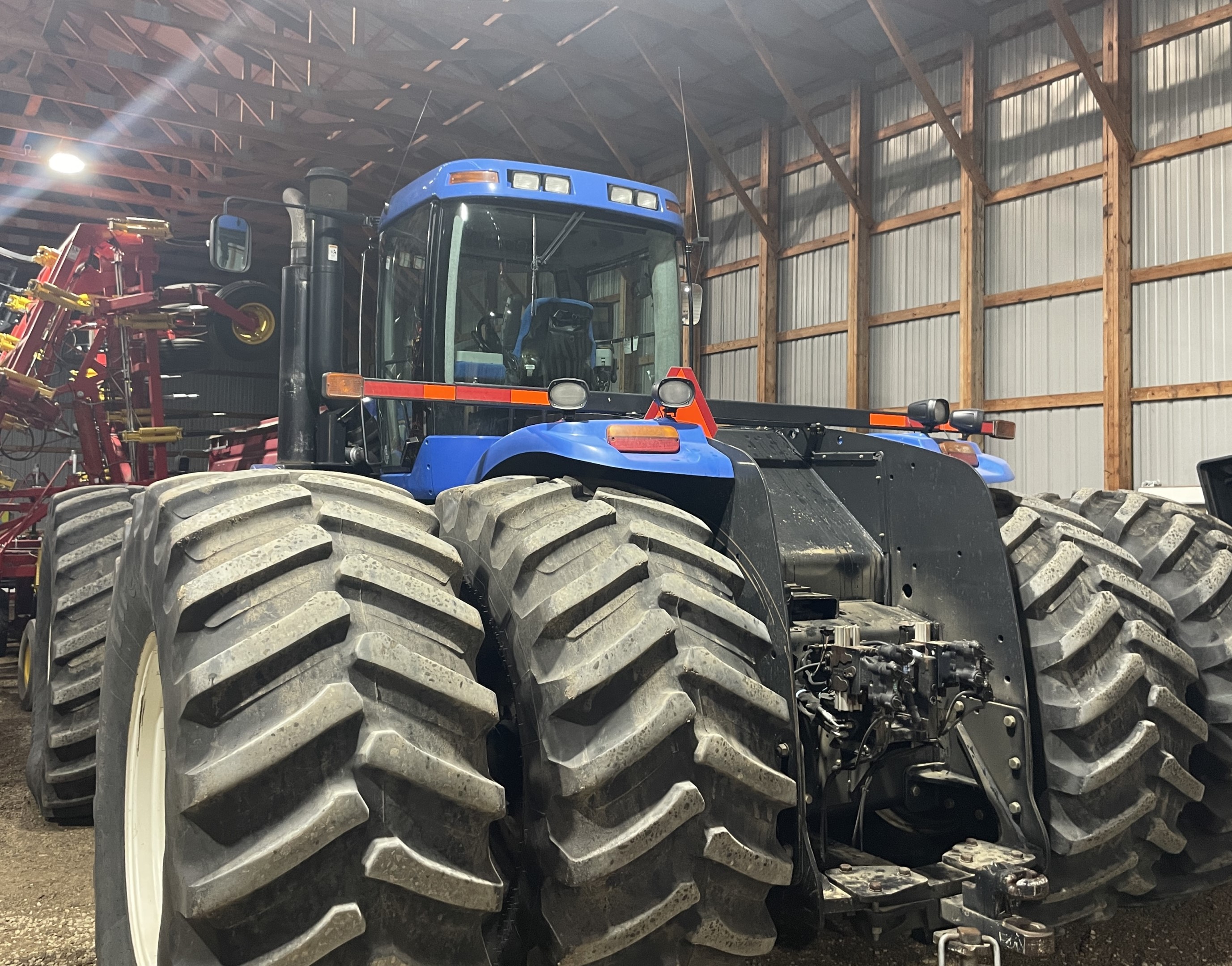 2011 New Holland T9050 Tractor 4WD