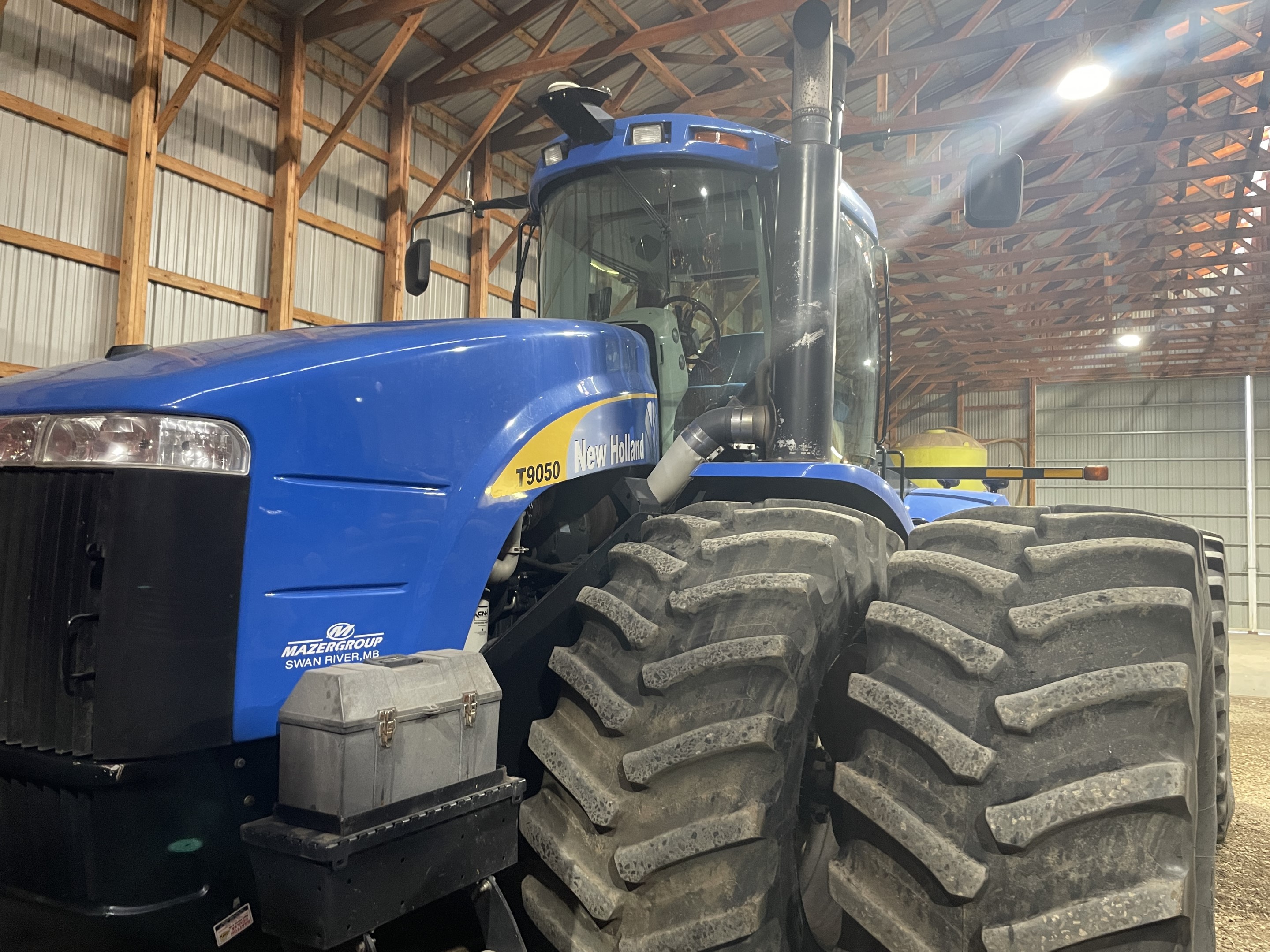 2011 New Holland T9050 Tractor 4WD