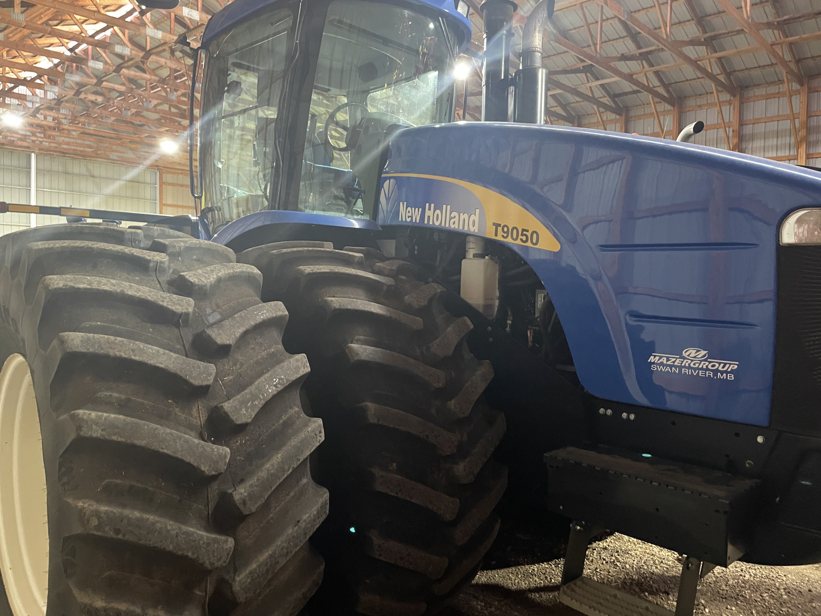 2011 New Holland T9050 Tractor 4WD