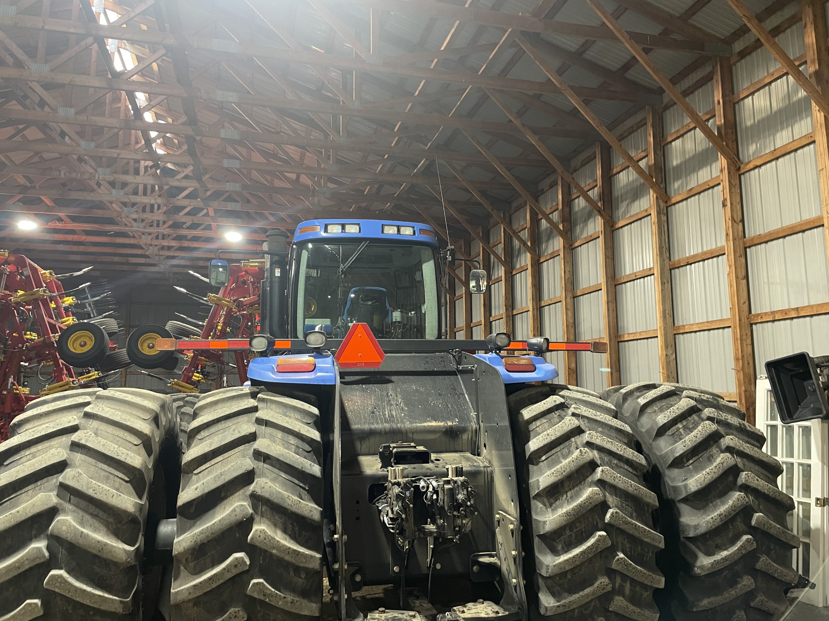 2011 New Holland T9050 Tractor 4WD