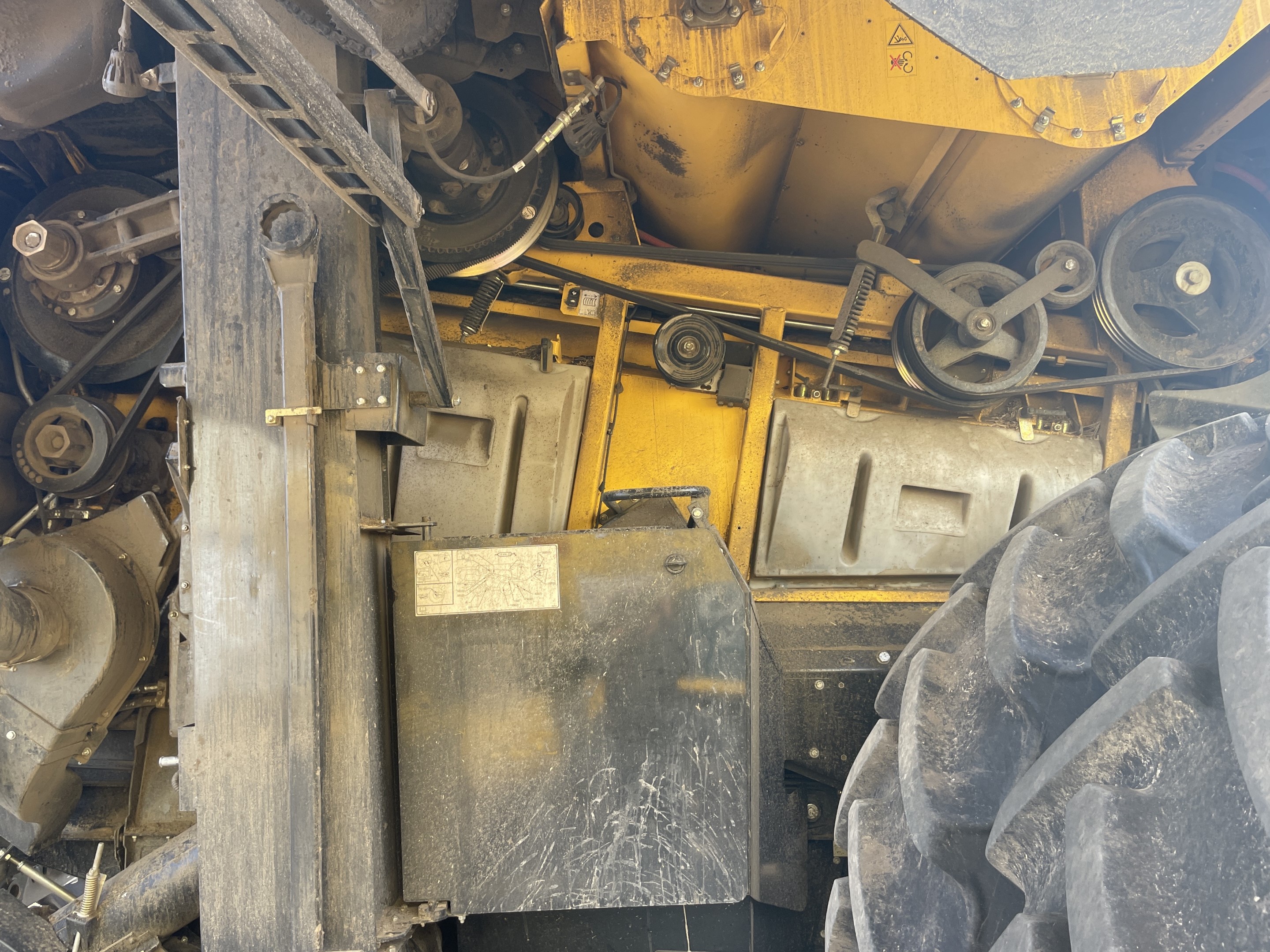 2023 New Holland CR9.90Z Combine