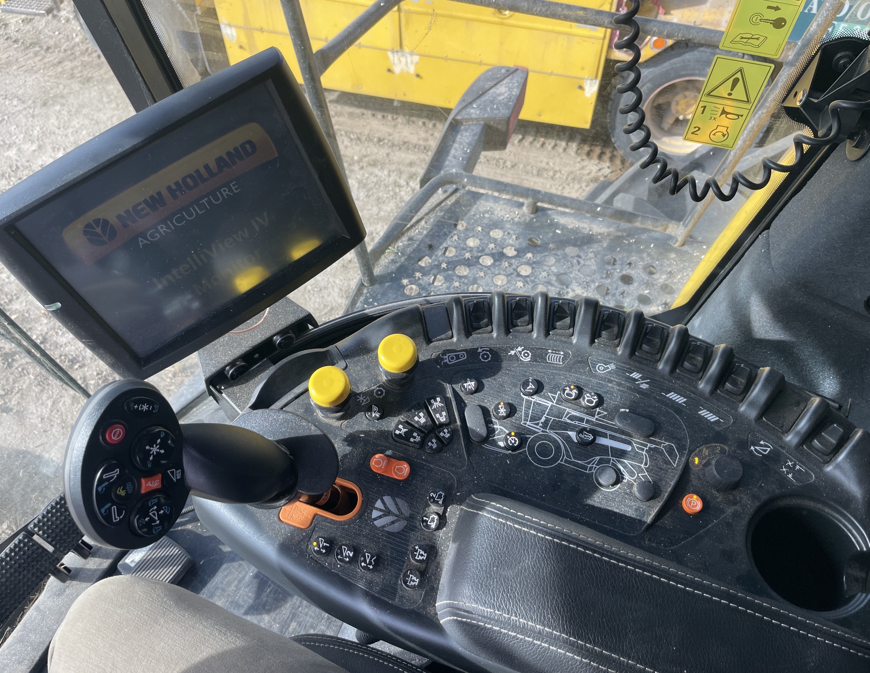 2023 New Holland CR9.90Z Combine