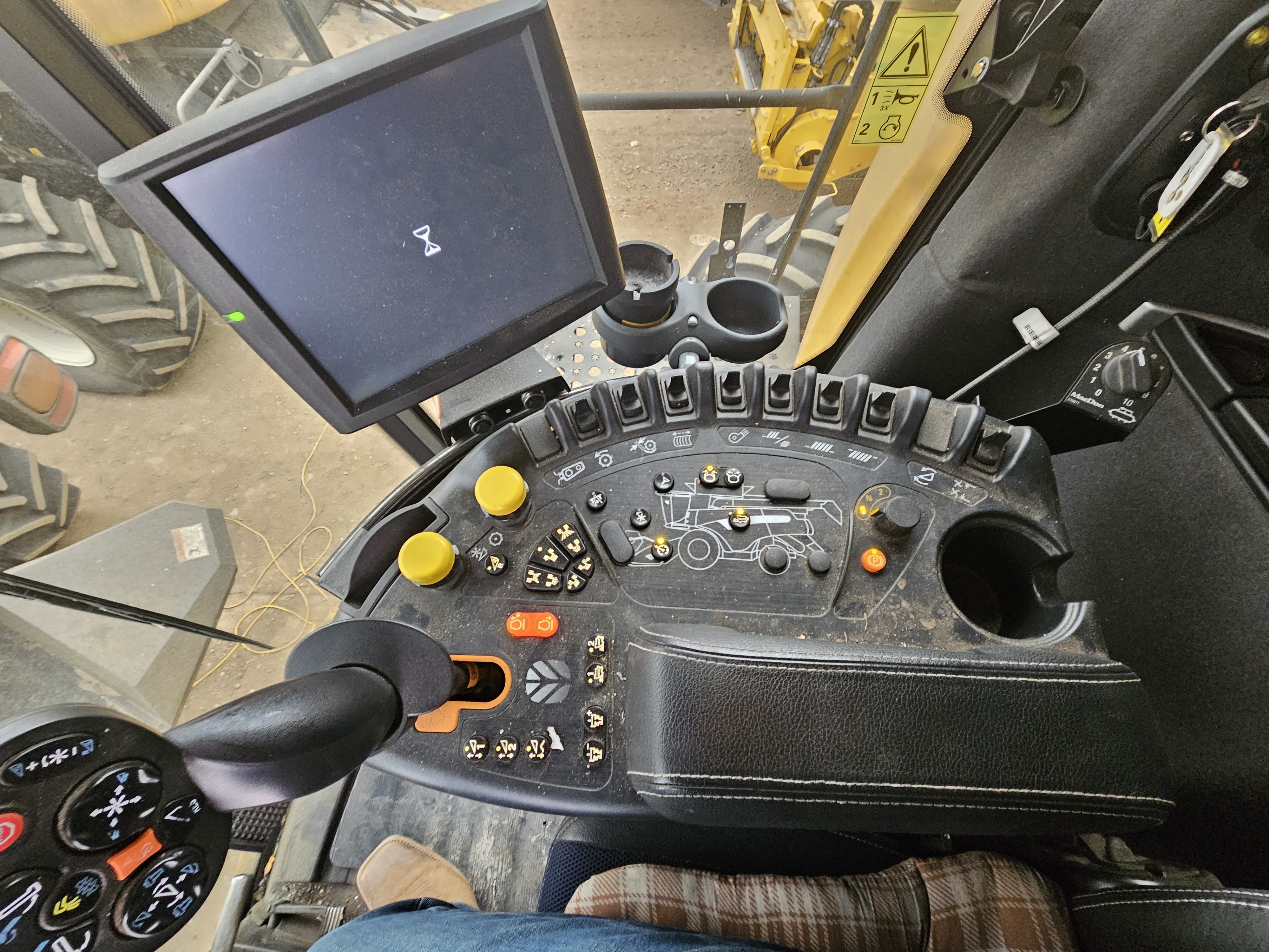 2020 New Holland CR9.90Z Combine