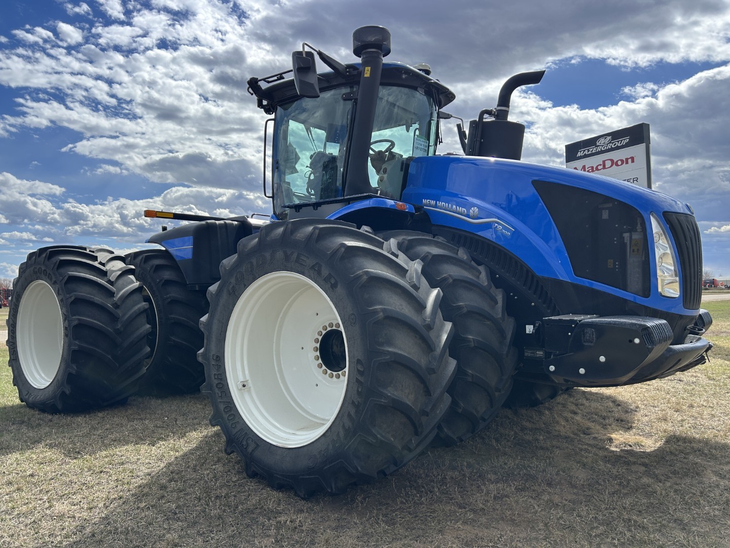 2024 New Holland T9.700 PLMI Tractor 4WD